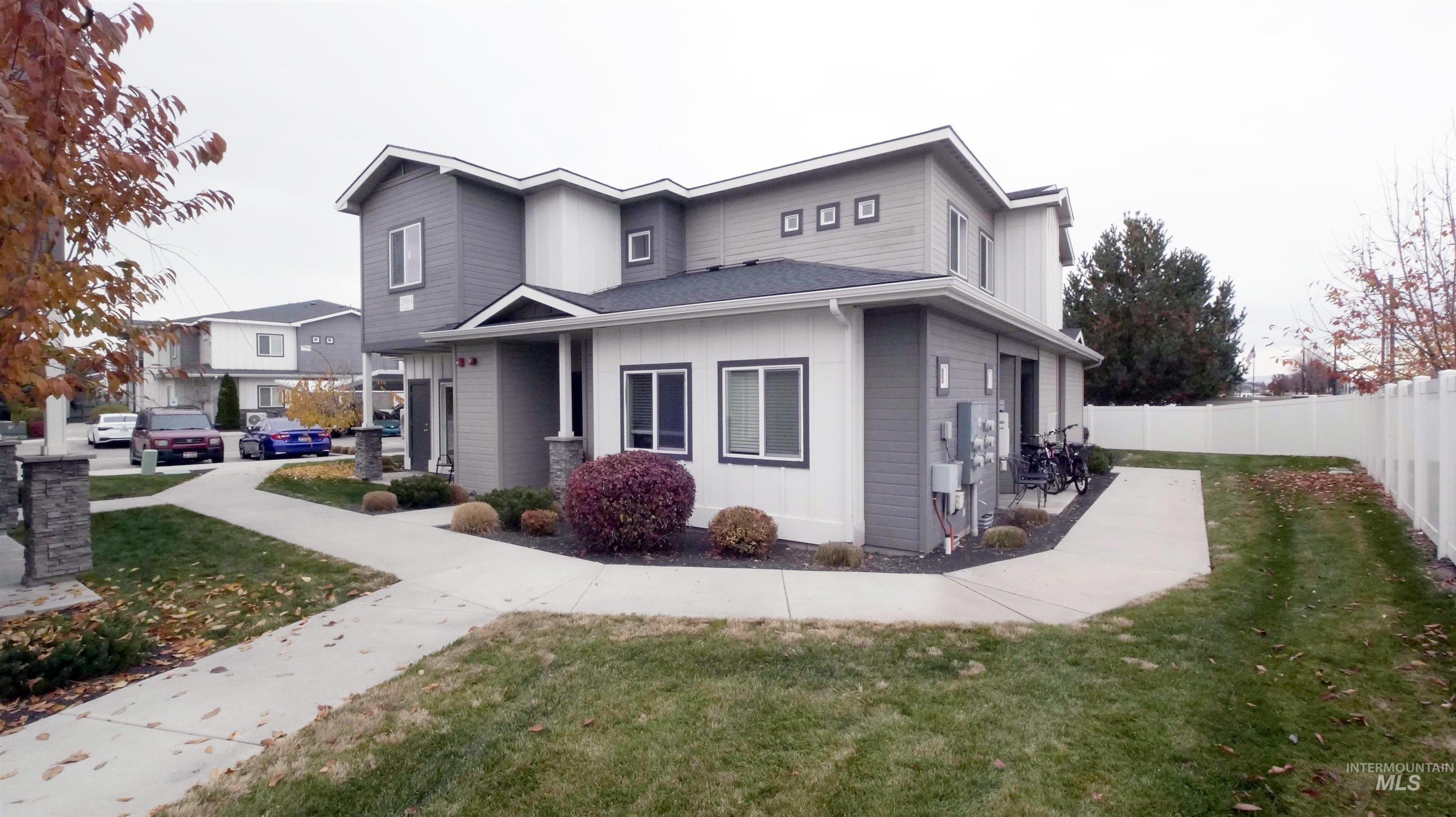 2985 N Meridian Rd Bldg I, Meridian, Idaho 83646, 3 Bedrooms, 2 Bathrooms, Residential Income For Sale, Price $1,185,000, 98967566