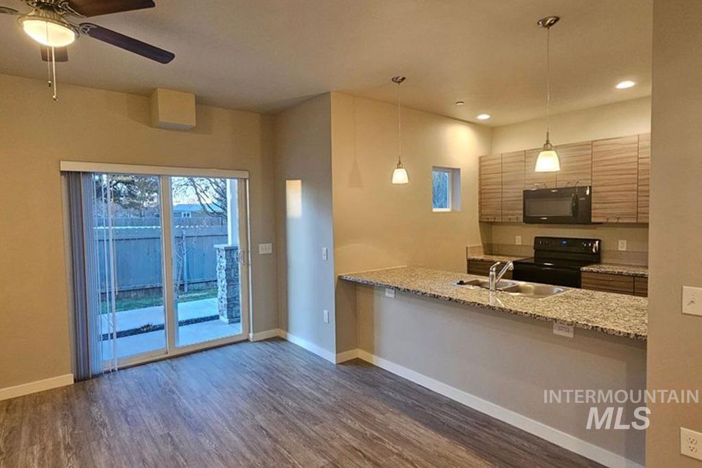 2985 N Meridian Rd Bldg I, Meridian, Idaho 83646, 3 Bedrooms, 2 Bathrooms, Residential Income For Sale, Price $1,185,000, 98967566