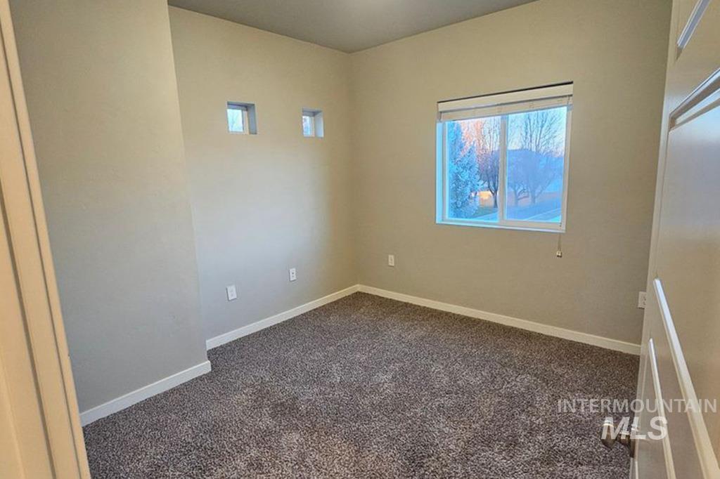 2985 N Meridian Rd Bldg I, Meridian, Idaho 83646, 3 Bedrooms, 2 Bathrooms, Residential Income For Sale, Price $1,185,000, 98967566