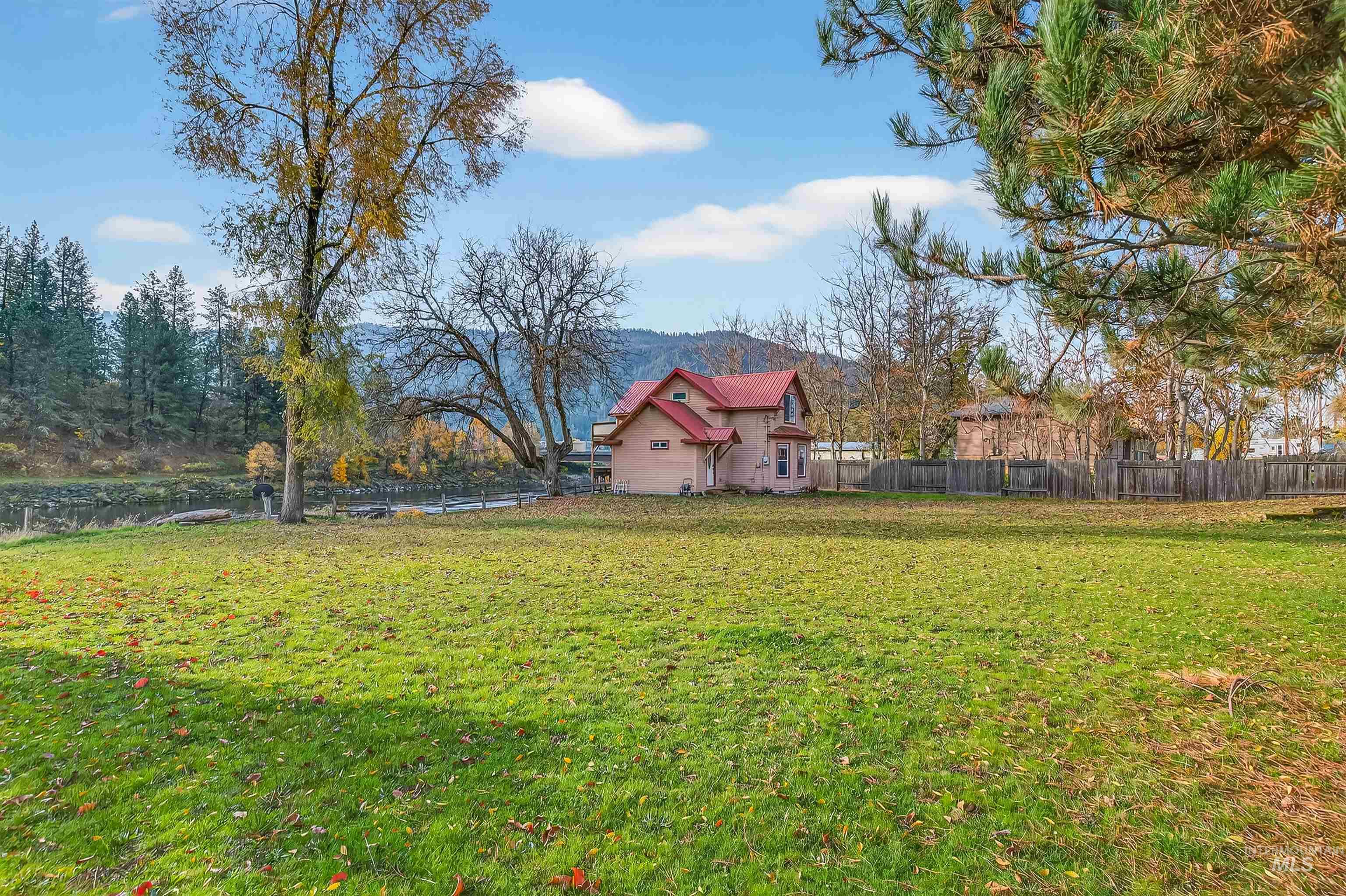 142 Northfork Dr, Ahsahka, Idaho 83520, 2 Bedrooms, 1 Bathroom, Residential For Sale, Price $349,000, 98967572