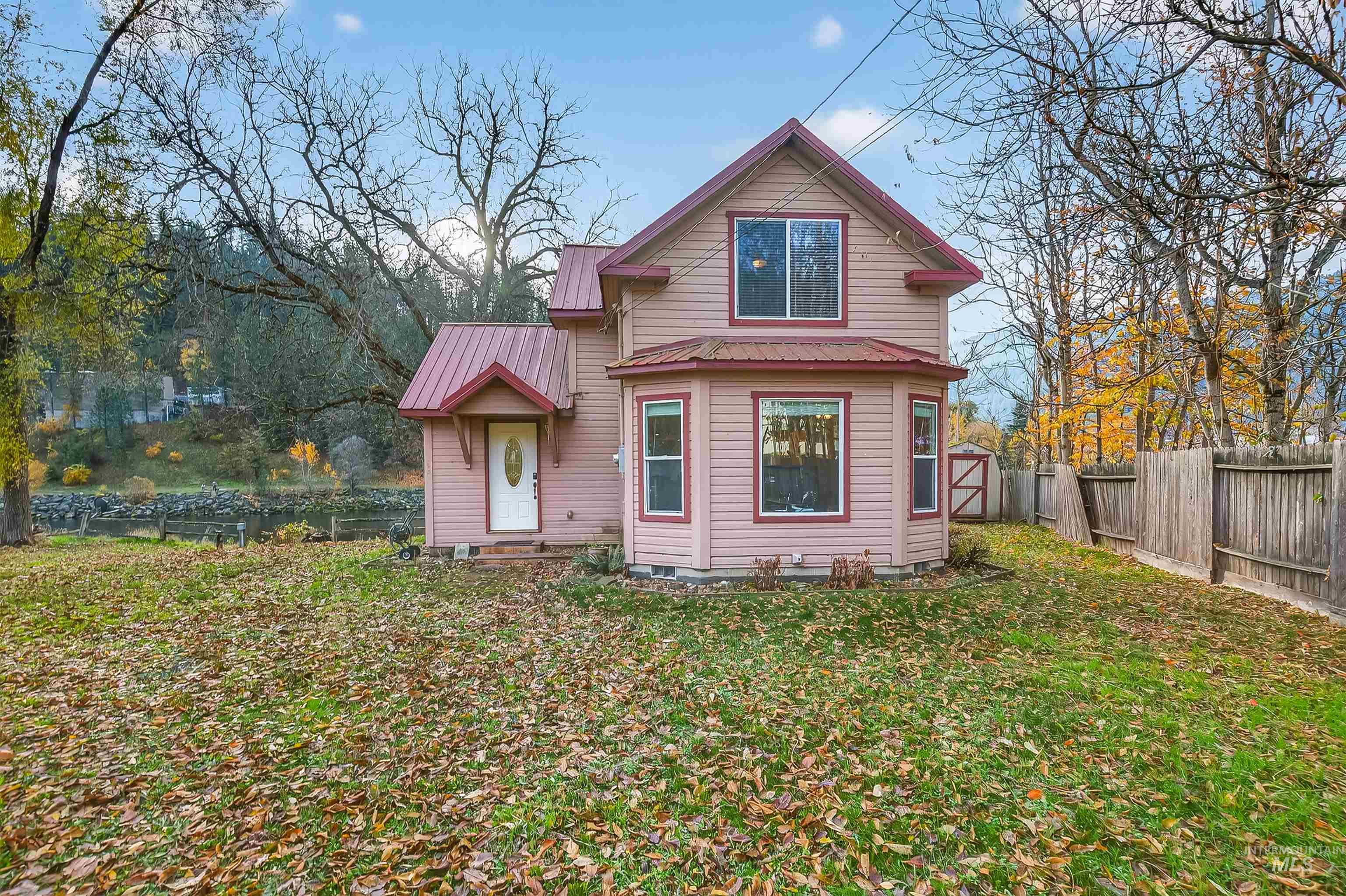 142 Northfork Dr, Ahsahka, Idaho 83520, 2 Bedrooms, 1 Bathroom, Residential For Sale, Price $349,000, 98967572