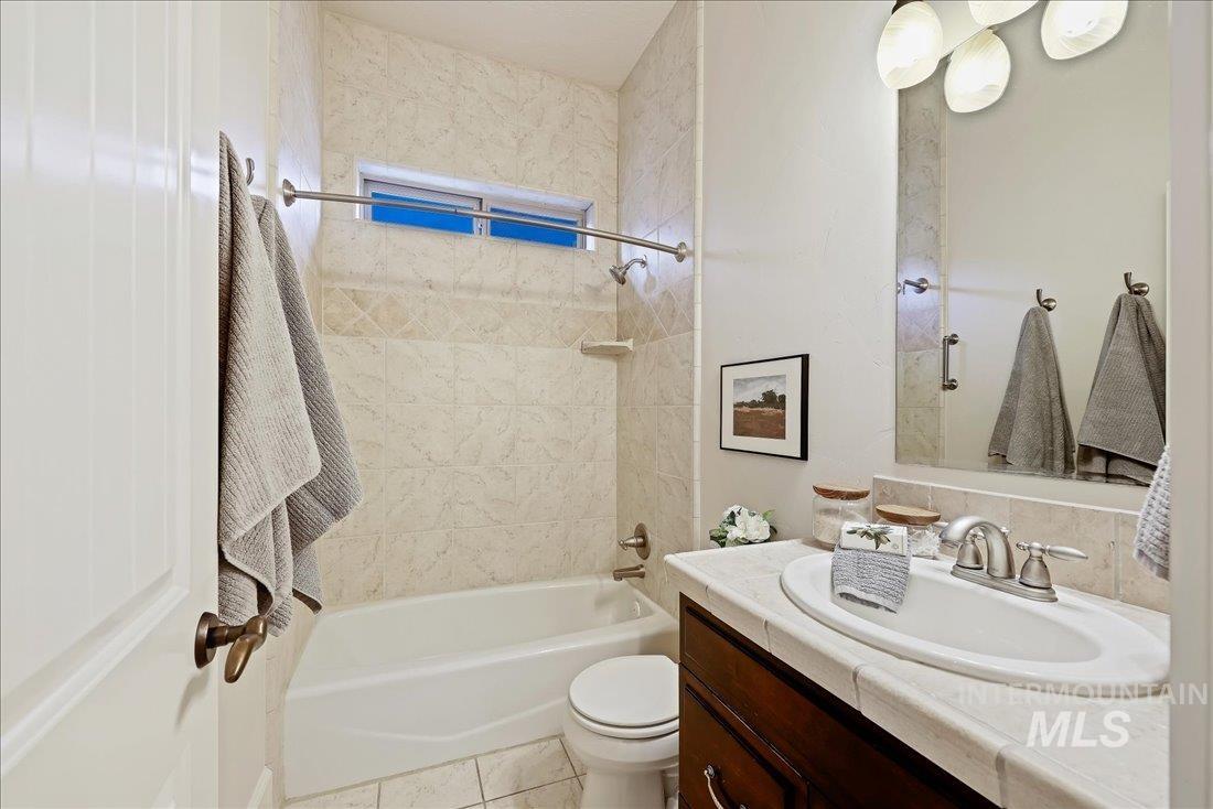 3115 S Abigail Way, Boise, Idaho 83706, 3 Bedrooms, 2.5 Bathrooms, Residential For Sale, Price $1,039,000, 98967579