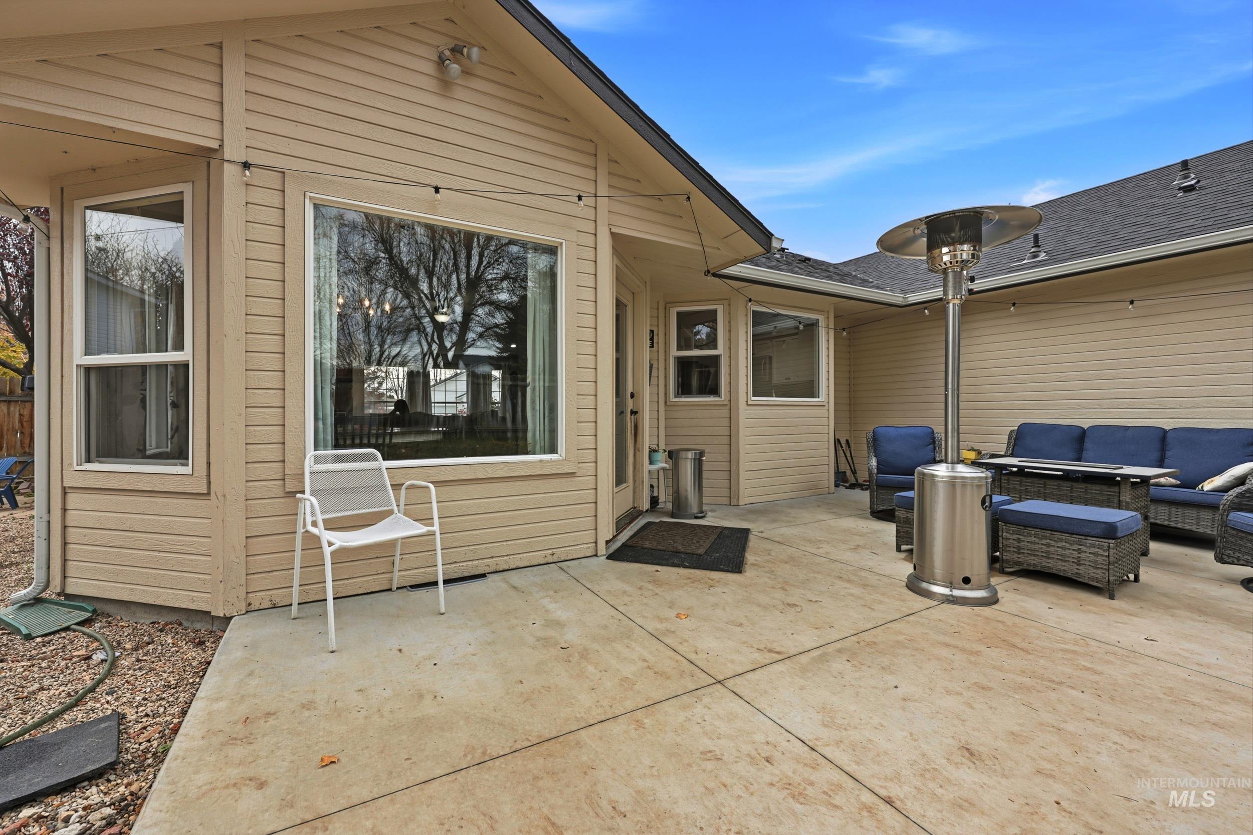 View of patio / terrace with an outdoor hangout area