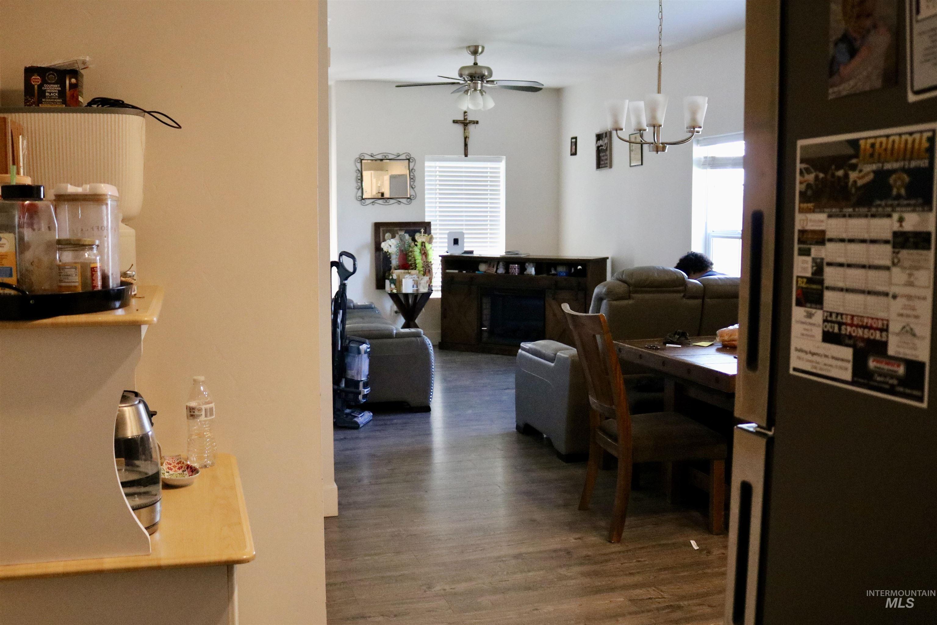 286 / 288 Ave A, Wendell, Idaho 83355, 2 Bedrooms, 1.5 Bathrooms, Residential Income For Sale, Price $409,900, 98967590