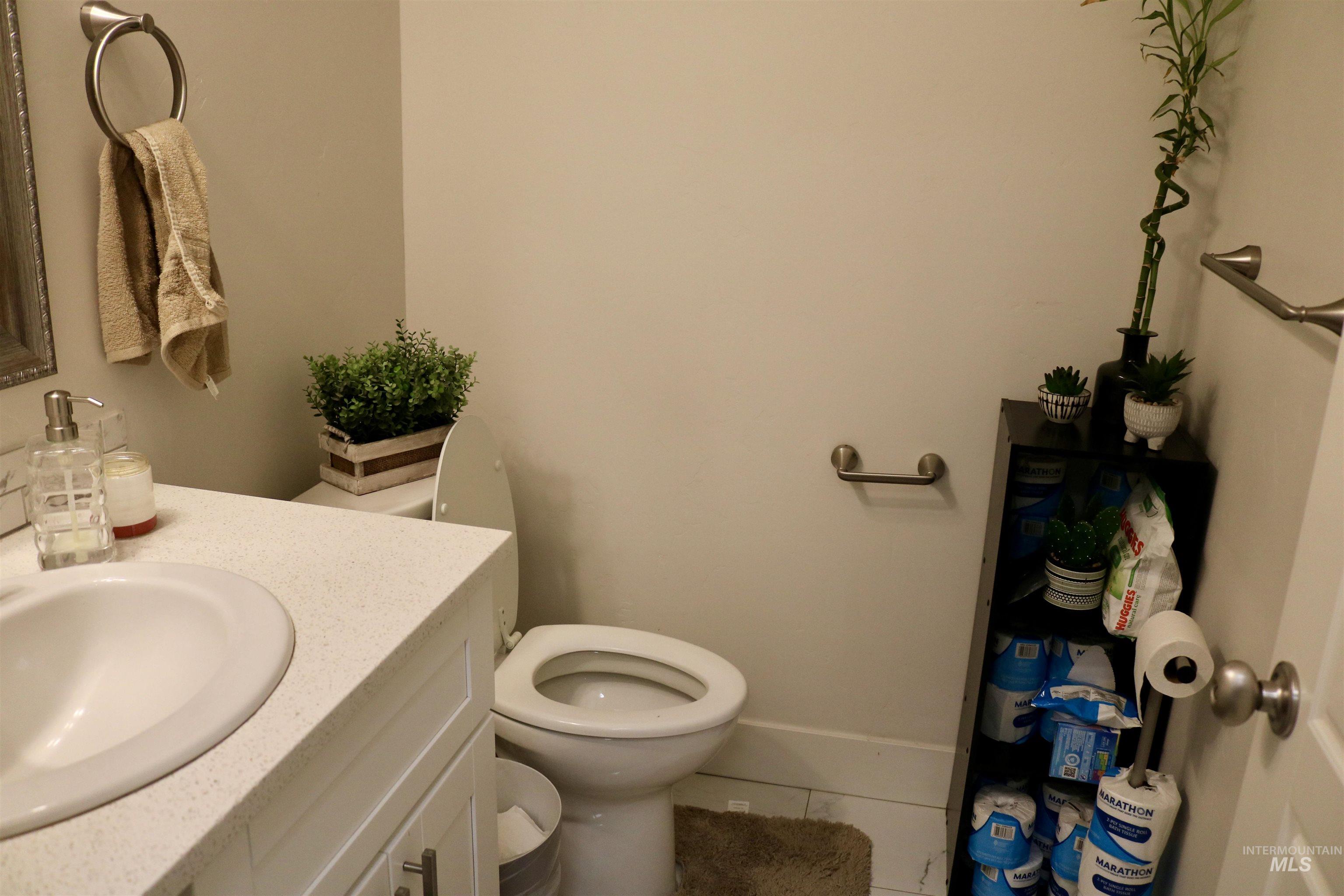 286 / 288 Ave A, Wendell, Idaho 83355, 2 Bedrooms, 1.5 Bathrooms, Residential Income For Sale, Price $409,900, 98967590