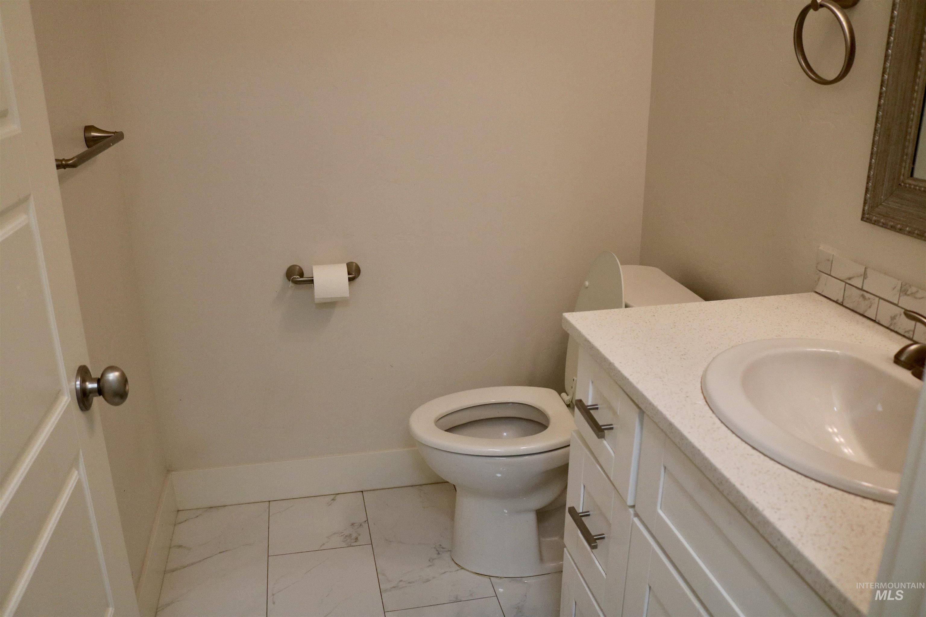 286 / 288 Ave A, Wendell, Idaho 83355, 2 Bedrooms, 1.5 Bathrooms, Residential Income For Sale, Price $409,900, 98967590