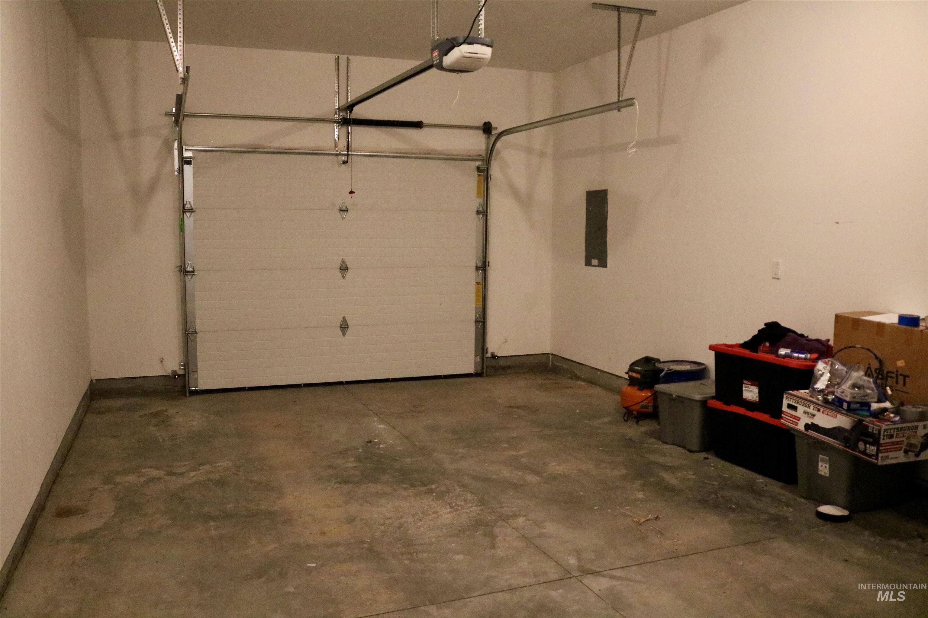 286 / 288 Ave A, Wendell, Idaho 83355, 2 Bedrooms, 1.5 Bathrooms, Residential Income For Sale, Price $409,900, 98967590