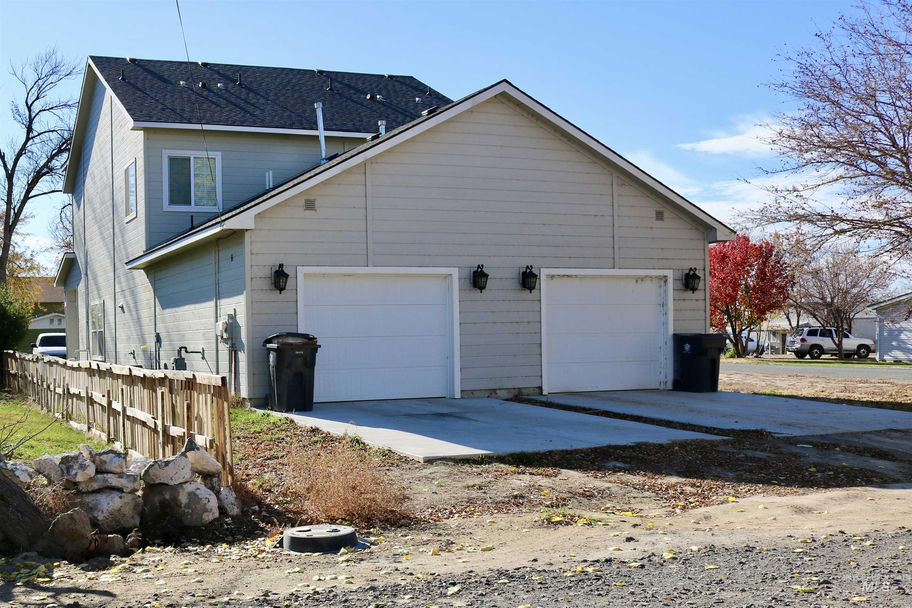 286 / 288 Ave A, Wendell, Idaho 83355, 2 Bedrooms, 1.5 Bathrooms, Residential Income For Sale, Price $409,900, 98967590