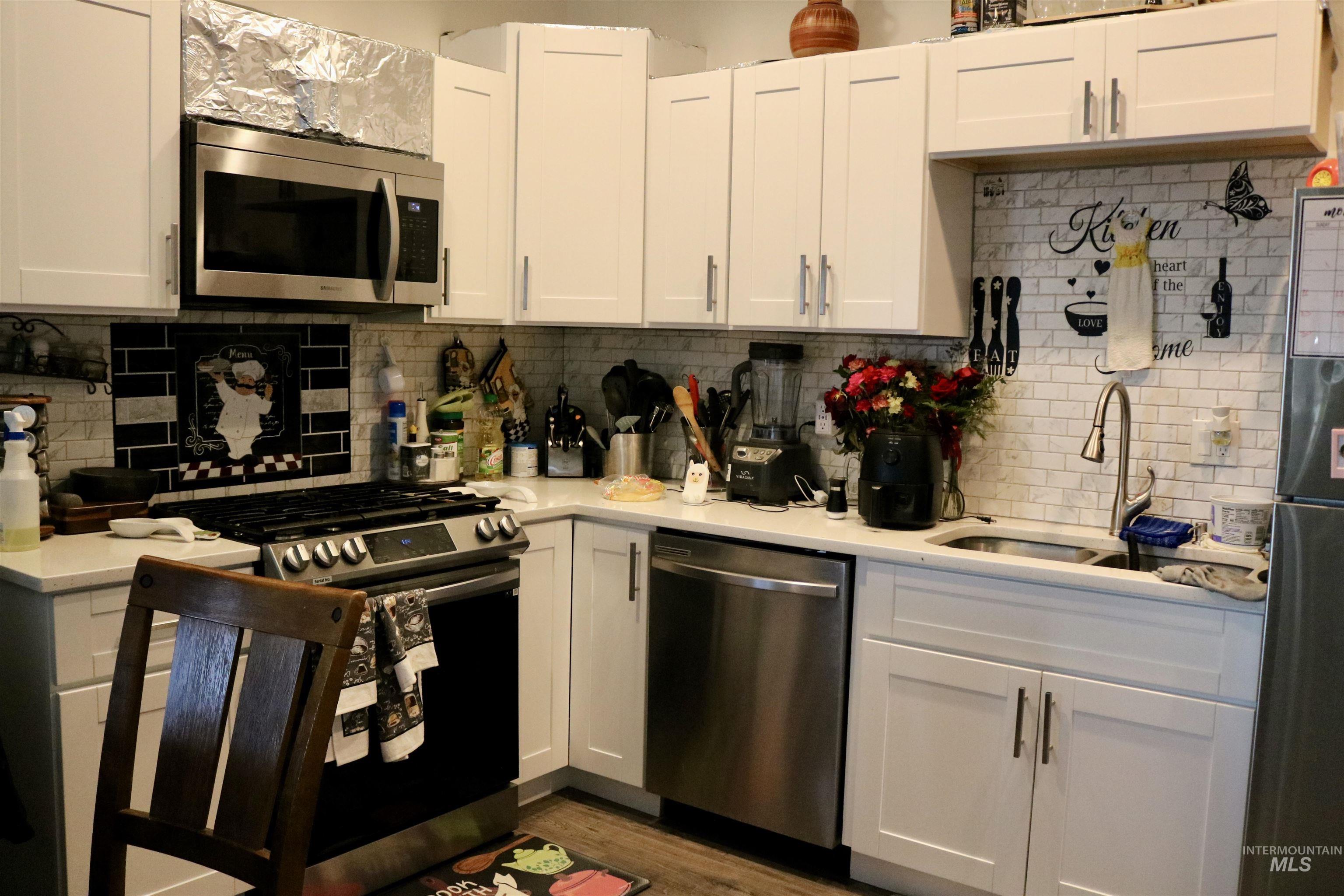 286 / 288 Ave A, Wendell, Idaho 83355, 2 Bedrooms, 1.5 Bathrooms, Residential Income For Sale, Price $409,900, 98967590