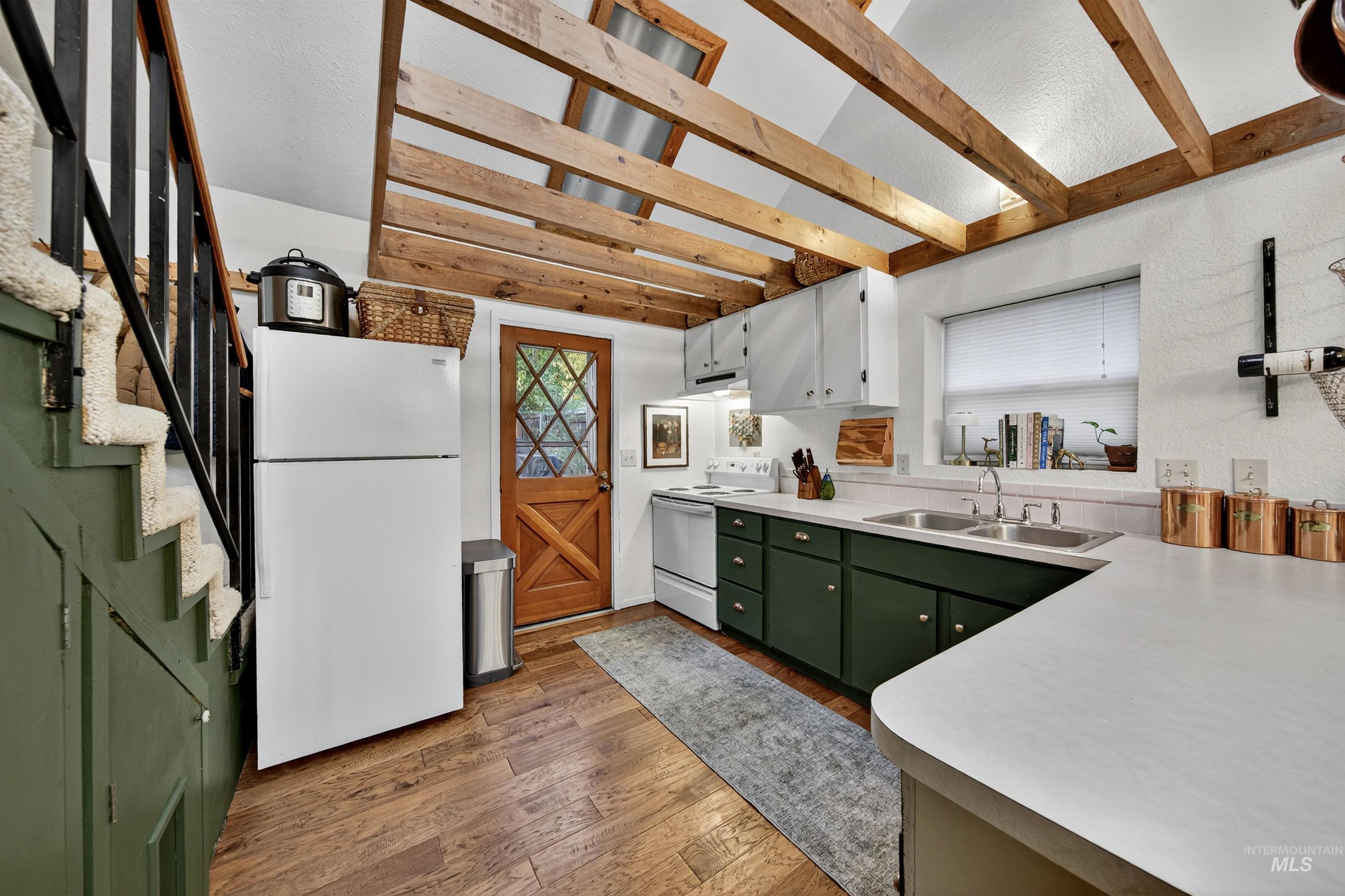 424 W Sherman Street, Boise, Idaho 83702-3729, 2 Bedrooms, 1.5 Bathrooms, Residential For Sale, Price $615,000, 98967605