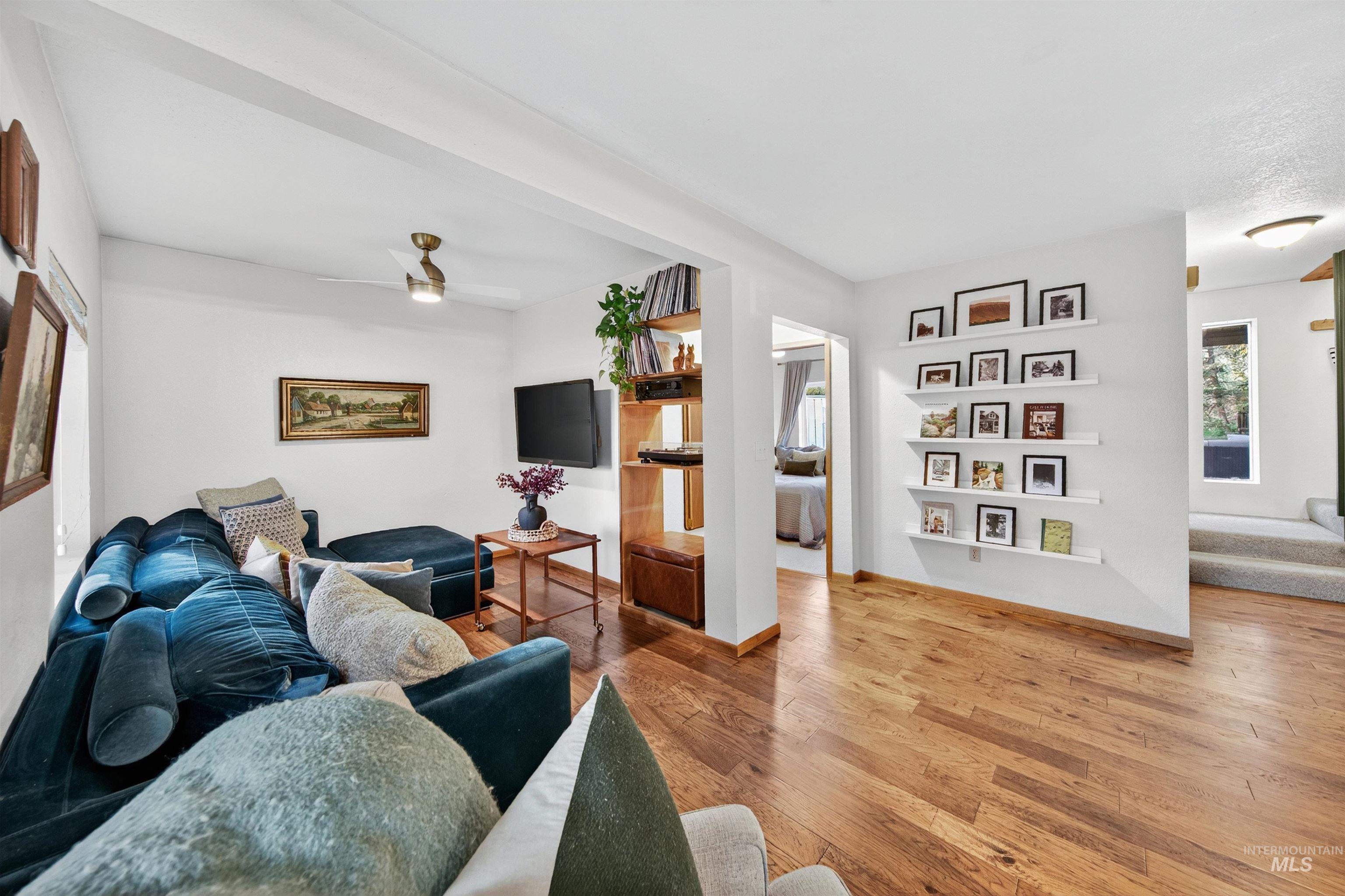 424 W Sherman Street, Boise, Idaho 83702-3729, 2 Bedrooms, 1.5 Bathrooms, Residential For Sale, Price $615,000, 98967605