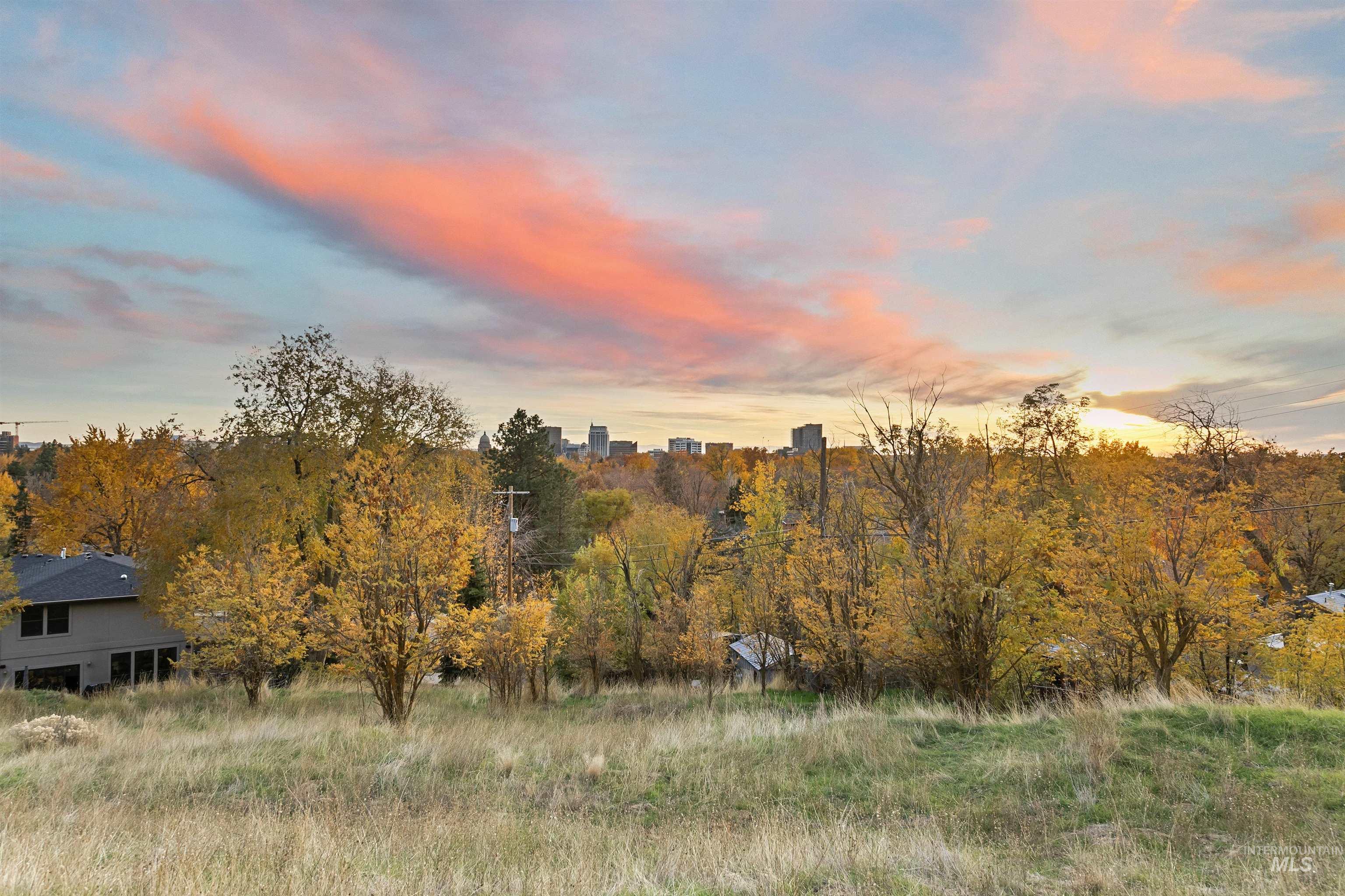 424 W Sherman Street, Boise, Idaho 83702-3729, 2 Bedrooms, 1.5 Bathrooms, Residential For Sale, Price $615,000, 98967605