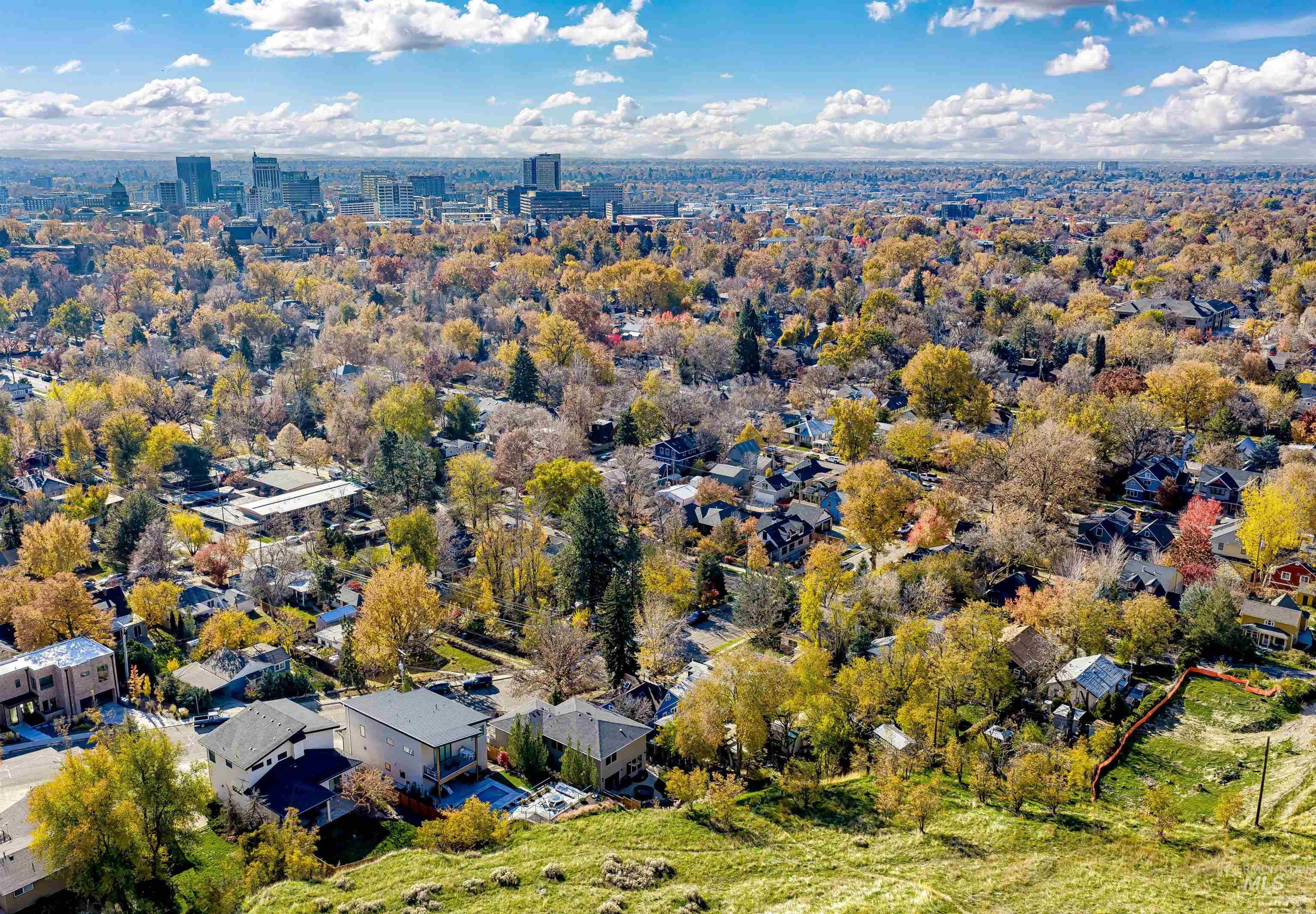 424 W Sherman Street, Boise, Idaho 83702-3729, 2 Bedrooms, 1.5 Bathrooms, Residential For Sale, Price $615,000, 98967605