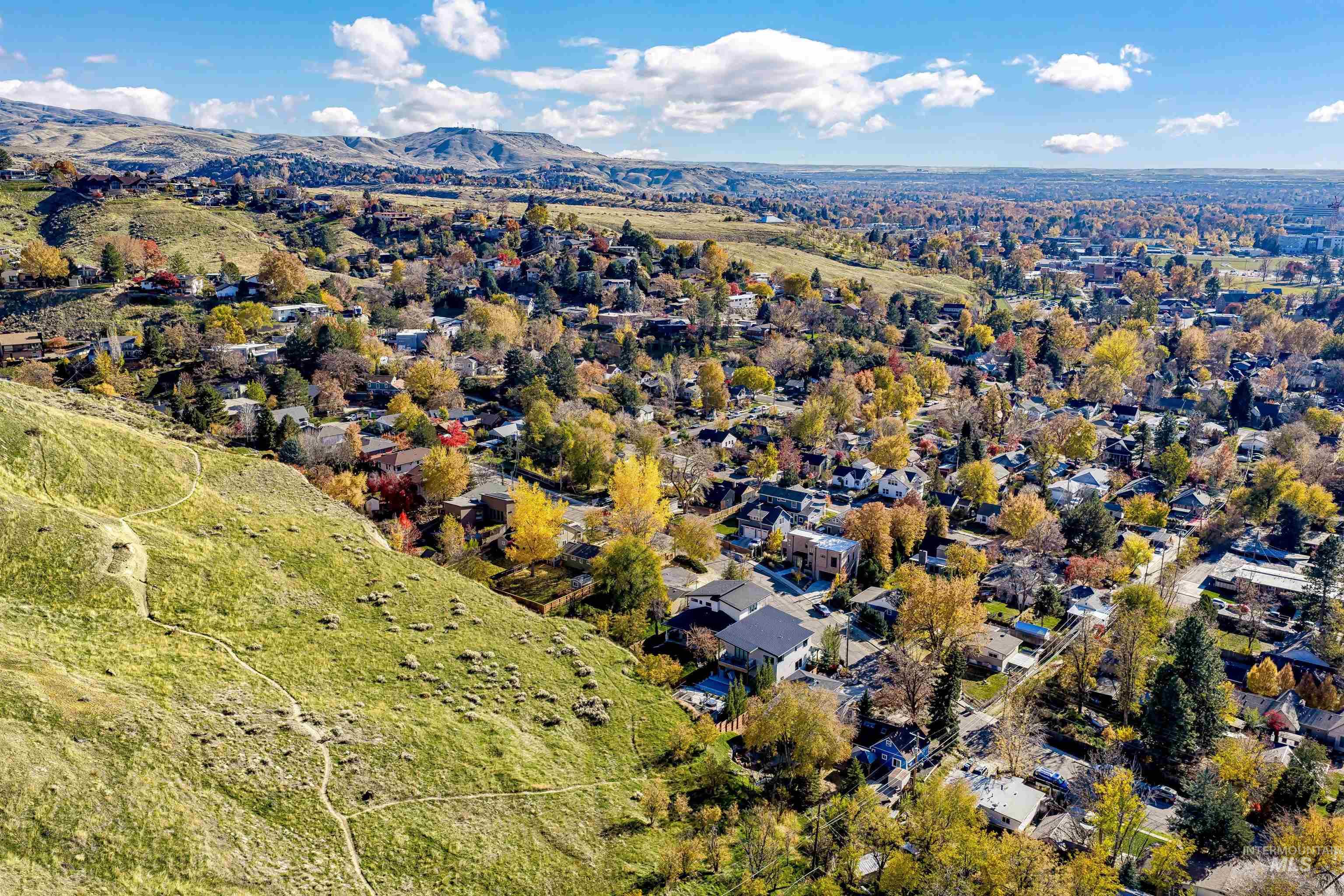 424 W Sherman Street, Boise, Idaho 83702-3729, 2 Bedrooms, 1.5 Bathrooms, Residential For Sale, Price $615,000, 98967605