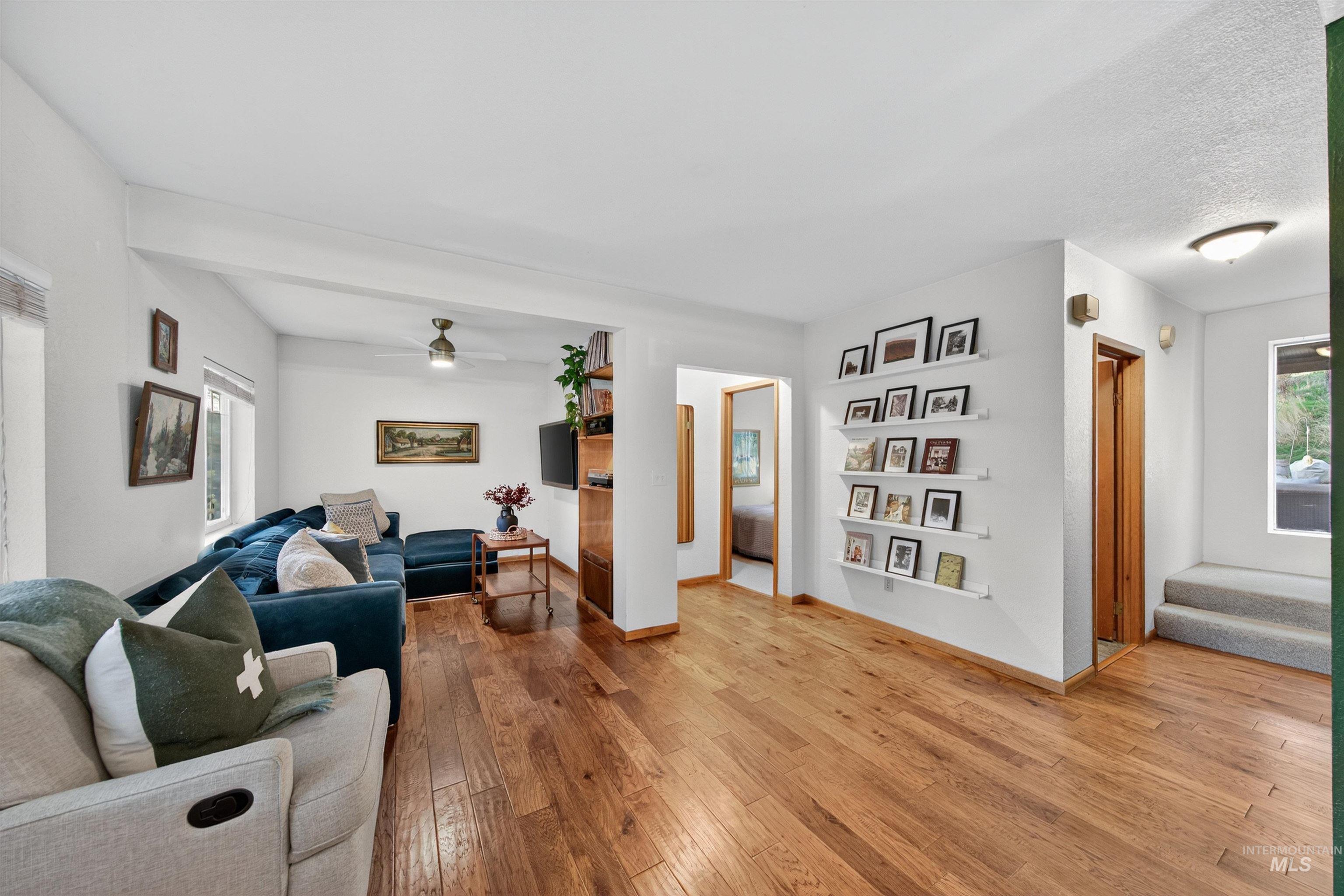 424 W Sherman Street, Boise, Idaho 83702-3729, 2 Bedrooms, 1.5 Bathrooms, Residential For Sale, Price $615,000, 98967605