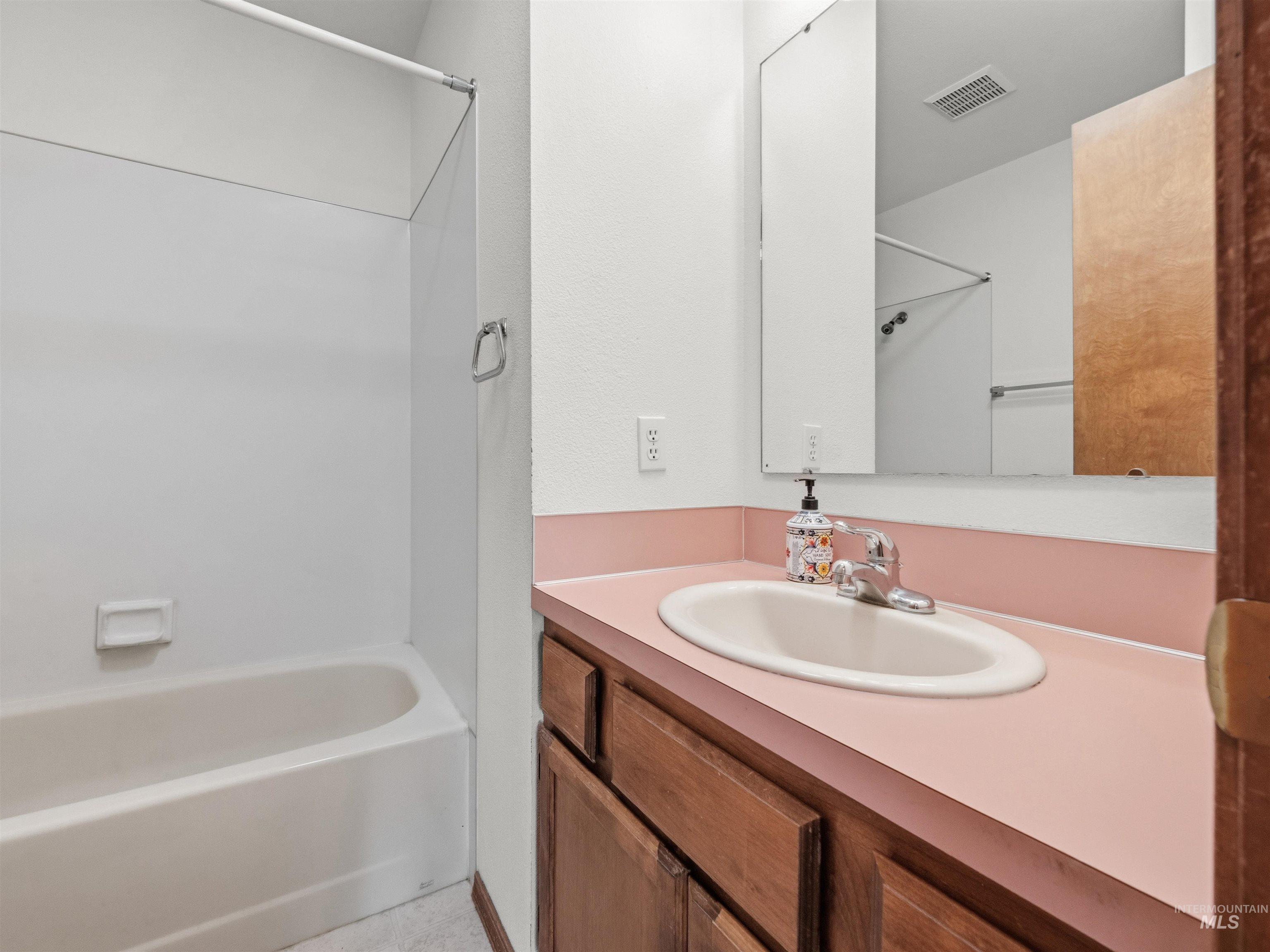 1390 W Kimra, Meridian, Idaho 83642, 3 Bedrooms, 2 Bathrooms, Residential For Sale, Price $355,000, 98967614