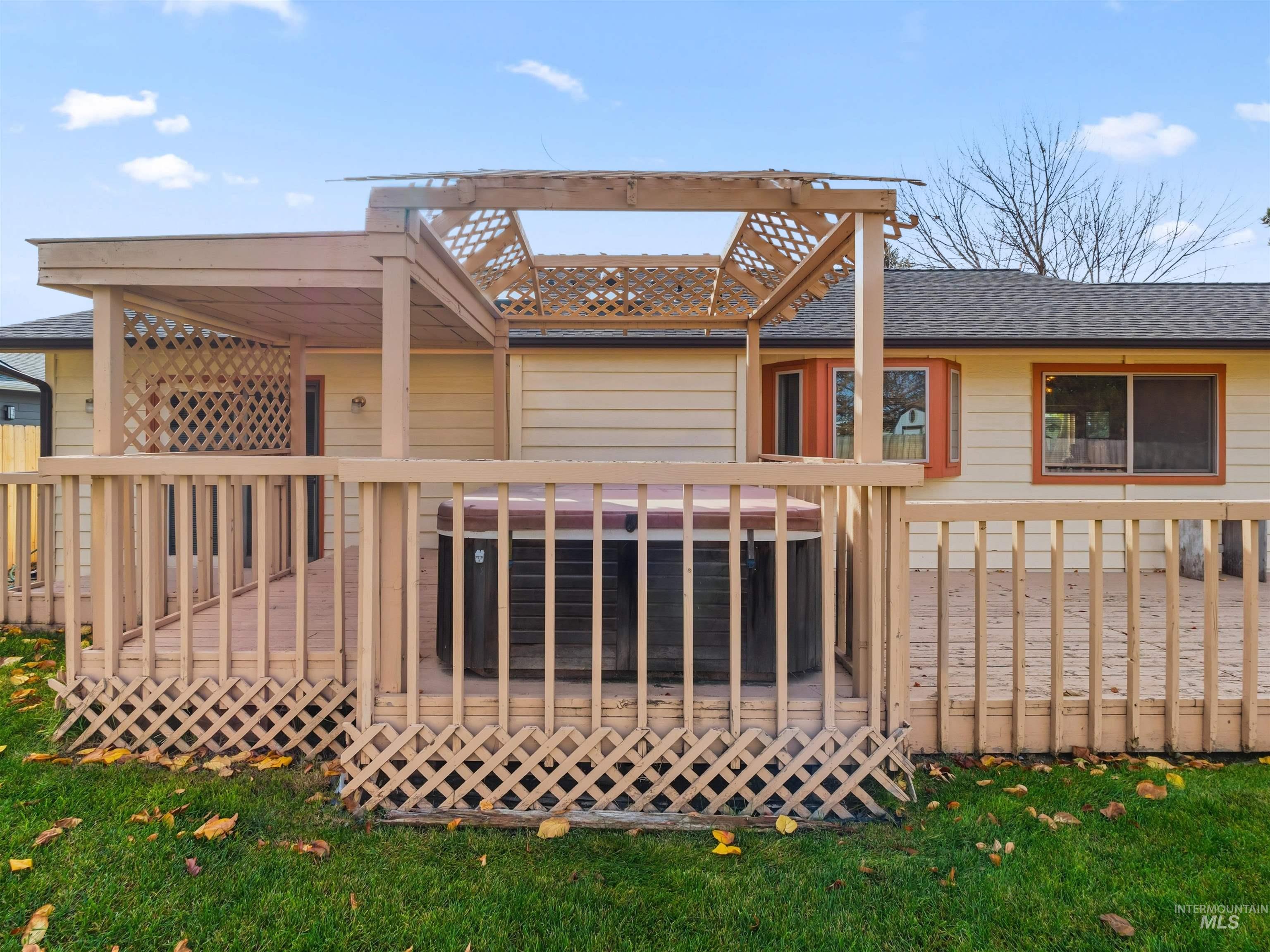 1390 W Kimra, Meridian, Idaho 83642, 3 Bedrooms, 2 Bathrooms, Residential For Sale, Price $355,000, 98967614