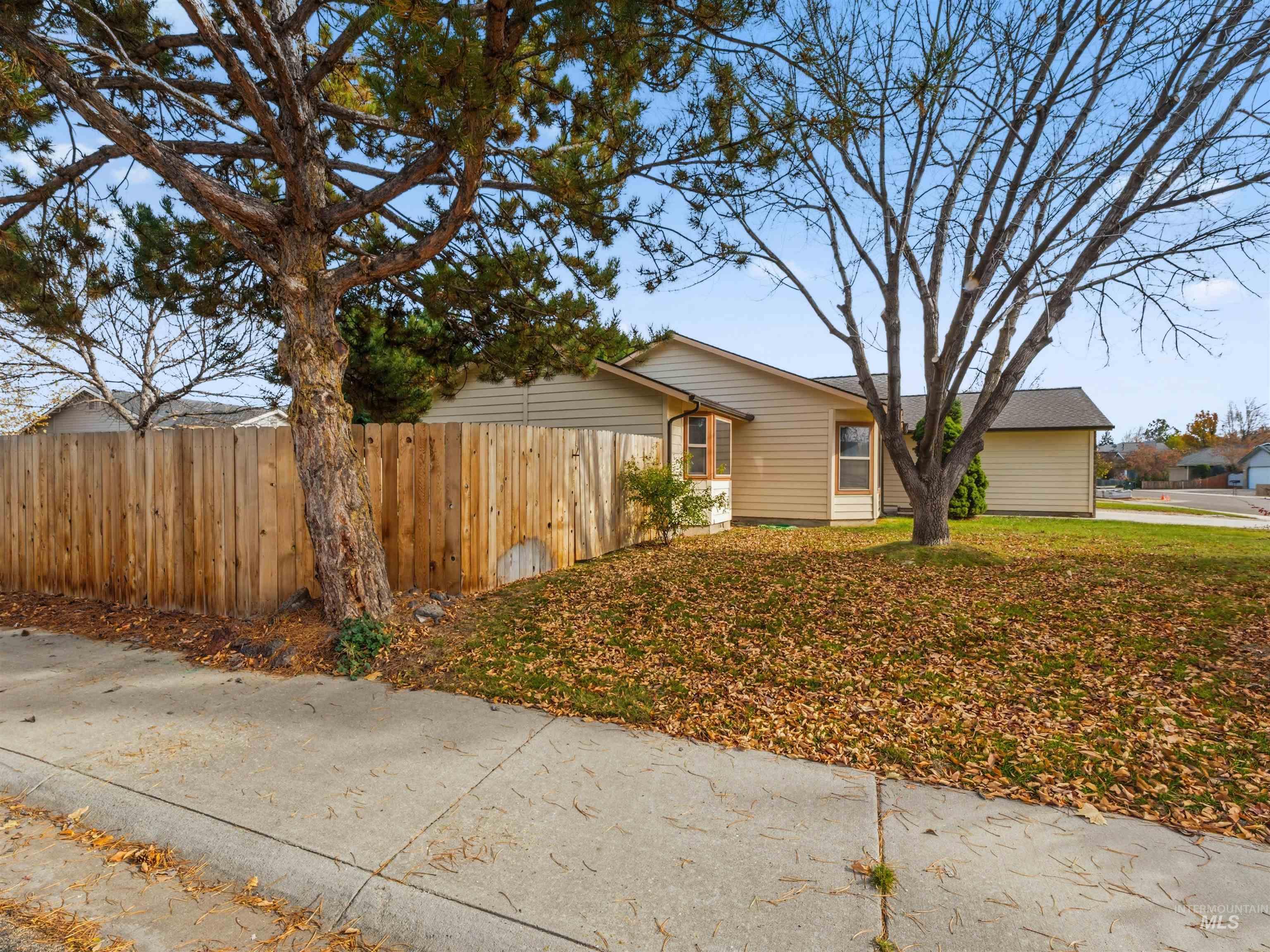 1390 W Kimra, Meridian, Idaho 83642, 3 Bedrooms, 2 Bathrooms, Residential For Sale, Price $355,000, 98967614