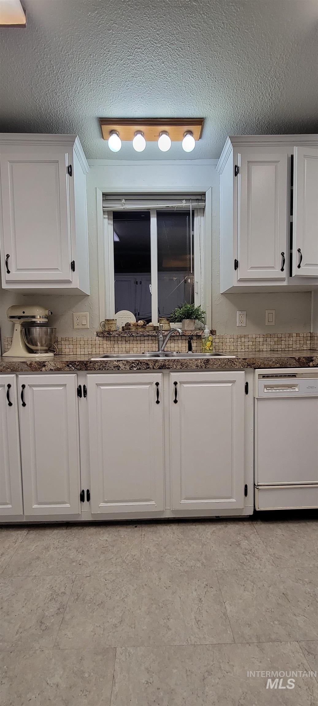 204 Larradon Dr, Kamiah, Idaho 83536, 4 Bedrooms, 2 Bathrooms, Residential For Sale, Price $399,000, 98967618