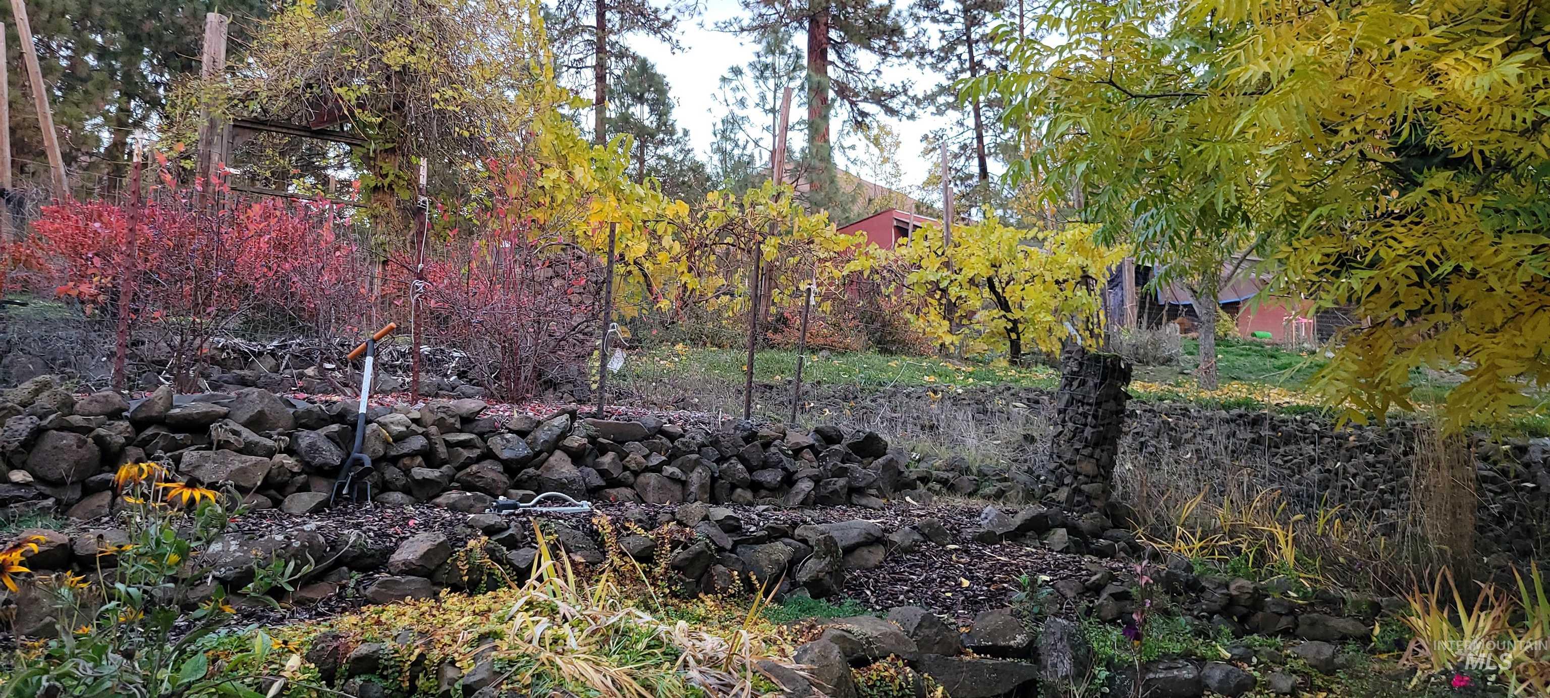 204 Larradon Dr, Kamiah, Idaho 83536, 4 Bedrooms, 2 Bathrooms, Residential For Sale, Price $399,000, 98967618