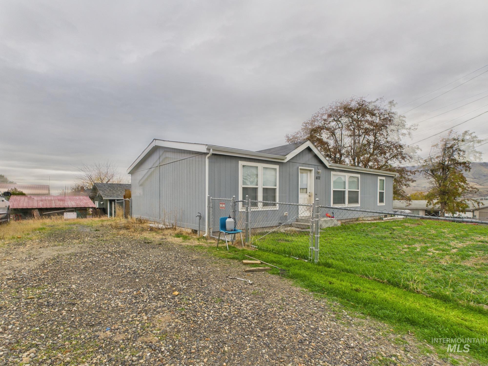 402 29th St., Lewiston, Idaho 83501, 3 Bedrooms, 2 Bathrooms, Residential For Sale, Price $330,000, 98967623