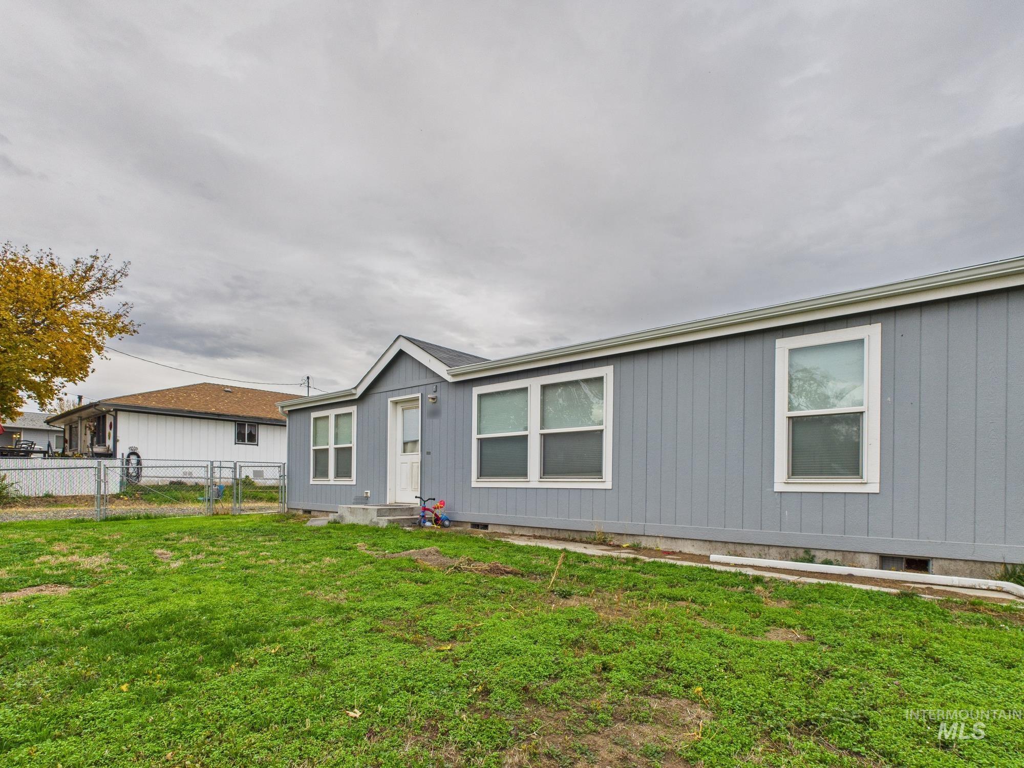 402 29th St., Lewiston, Idaho 83501, 3 Bedrooms, 2 Bathrooms, Residential For Sale, Price $330,000, 98967623