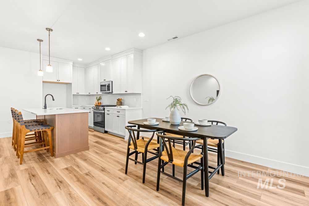 335 E Lombard Ln, Eagle, Idaho 83616, 3 Bedrooms, 2.5 Bathrooms, Residential For Sale, Price $588,995, 98967628