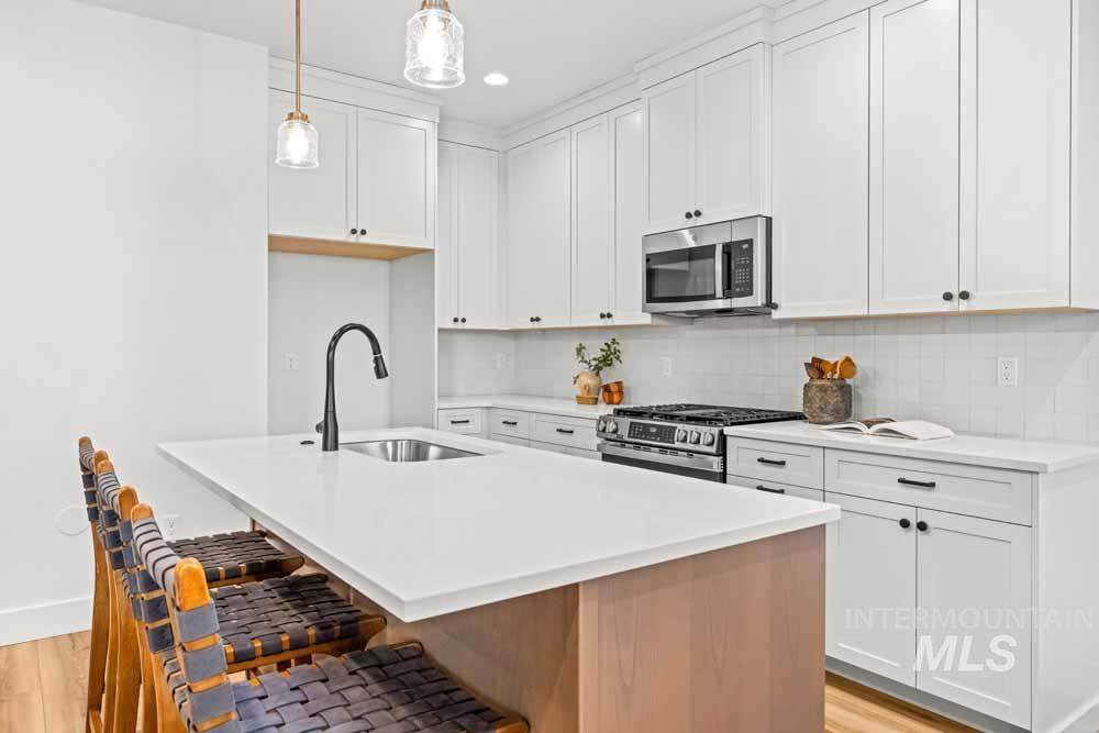 335 E Lombard Ln, Eagle, Idaho 83616, 3 Bedrooms, 2.5 Bathrooms, Residential For Sale, Price $588,995, 98967628