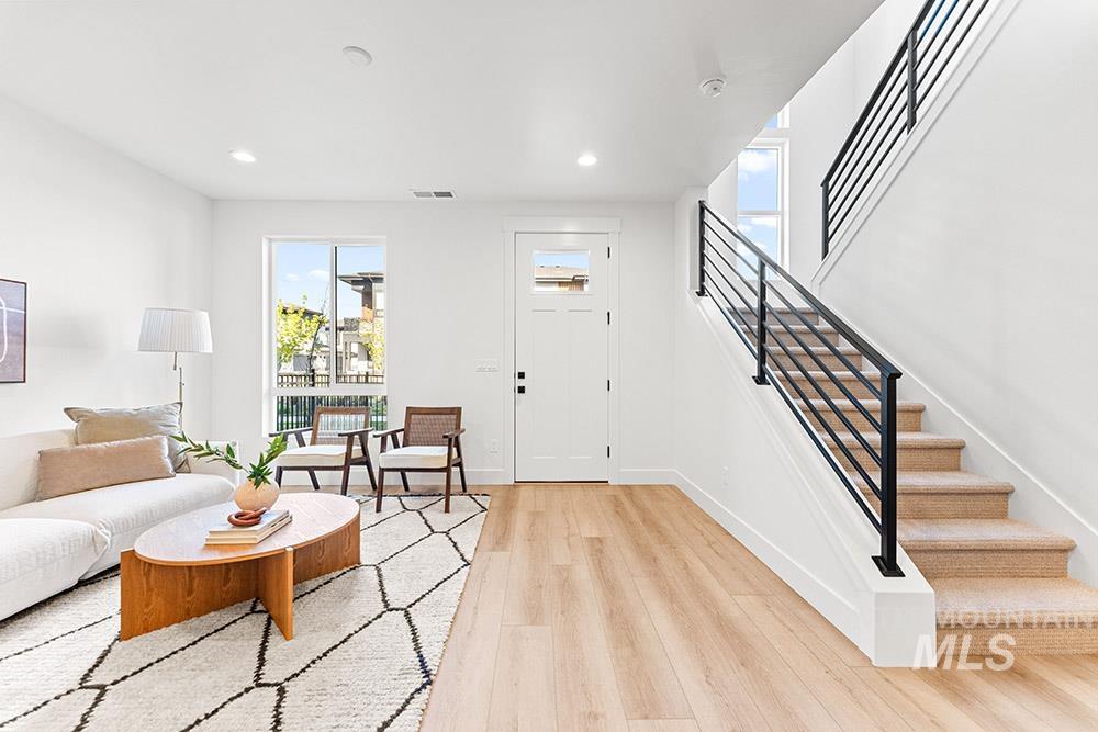 280 S Filbert Ln, Eagle, Idaho 83616, 3 Bedrooms, 2.5 Bathrooms, Residential For Sale, Price $579,900, 98967629