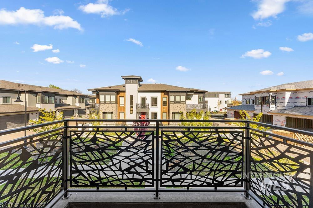 280 S Filbert Ln, Eagle, Idaho 83616, 3 Bedrooms, 2.5 Bathrooms, Residential For Sale, Price $579,900, 98967629