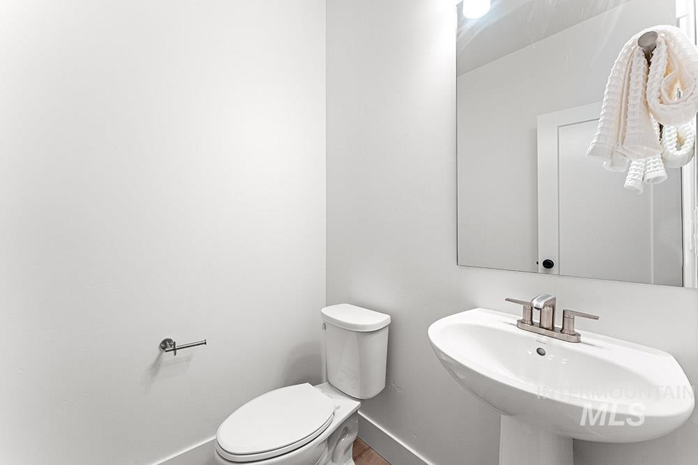 280 S Filbert Ln, Eagle, Idaho 83616, 3 Bedrooms, 2.5 Bathrooms, Residential For Sale, Price $579,900, 98967629