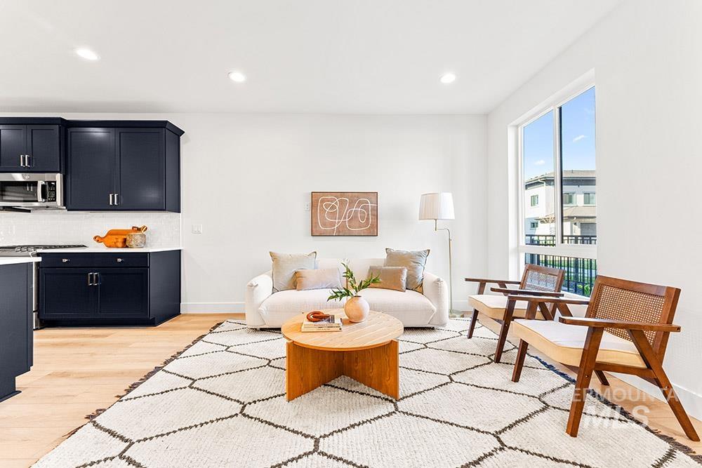 280 S Filbert Ln, Eagle, Idaho 83616, 3 Bedrooms, 2.5 Bathrooms, Residential For Sale, Price $579,900, 98967629