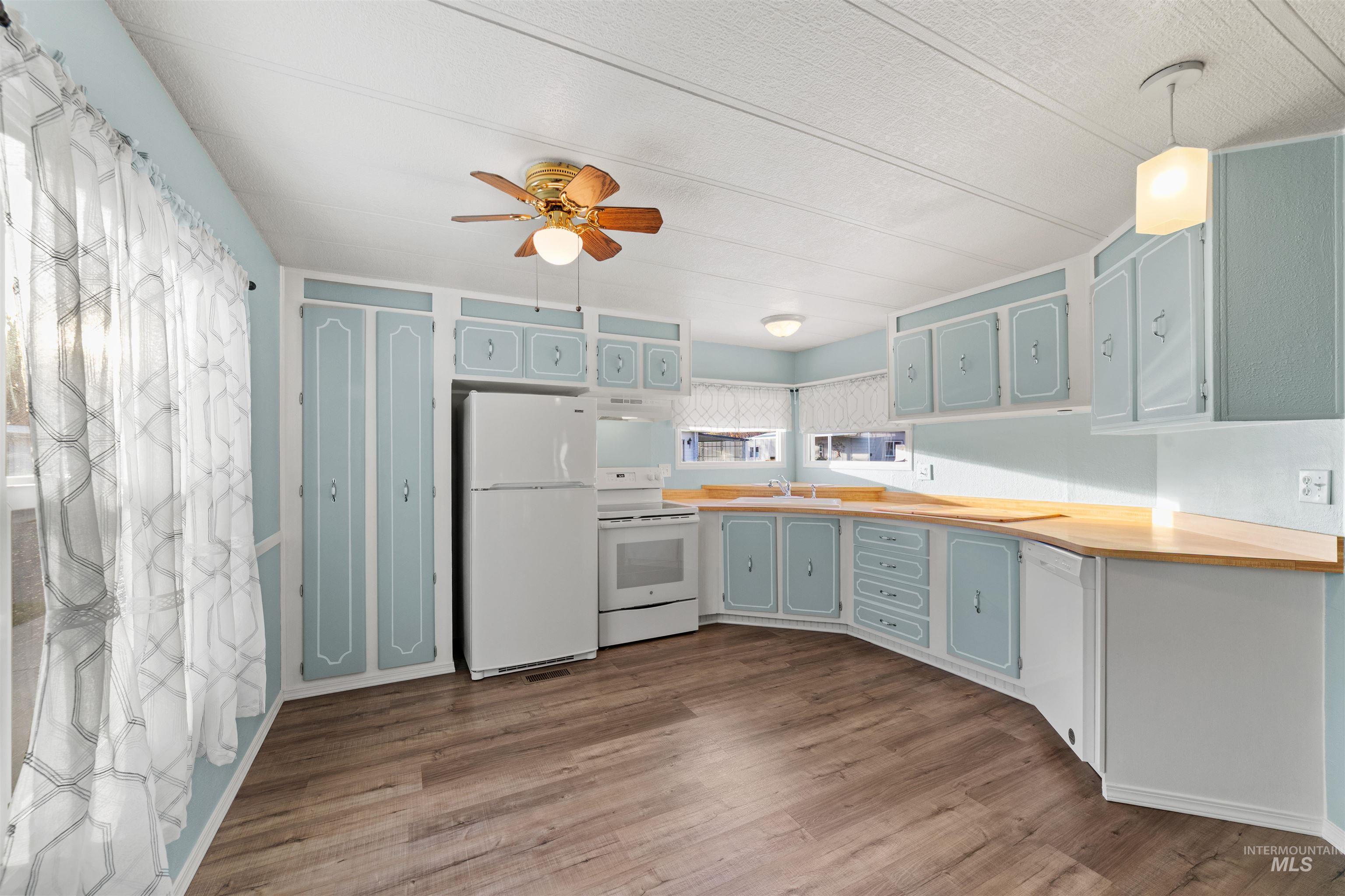 241 N. Checola Circle, Boise, Idaho 83713, 2 Bedrooms, 2 Bathrooms, Residential For Sale, Price $99,000, 98967632