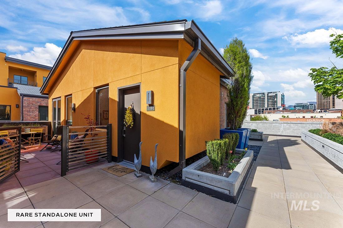 611 S 8th St, Boise, Idaho 83702, 2 Bedrooms, 2.5 Bathrooms, Residential For Sale, Price $850,000, 98967651