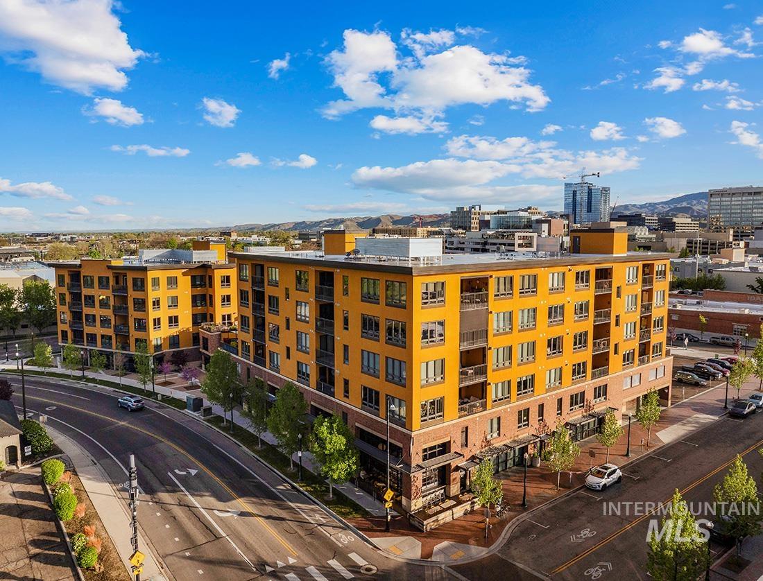 611 S 8th St, Boise, Idaho 83702, 2 Bedrooms, 2.5 Bathrooms, Residential For Sale, Price $850,000, 98967651