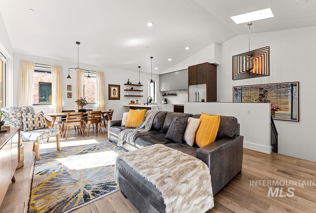 611 S 8th St, Boise, Idaho 83702, 2 Bedrooms, 2.5 Bathrooms, Residential For Sale, Price $850,000, 98967651