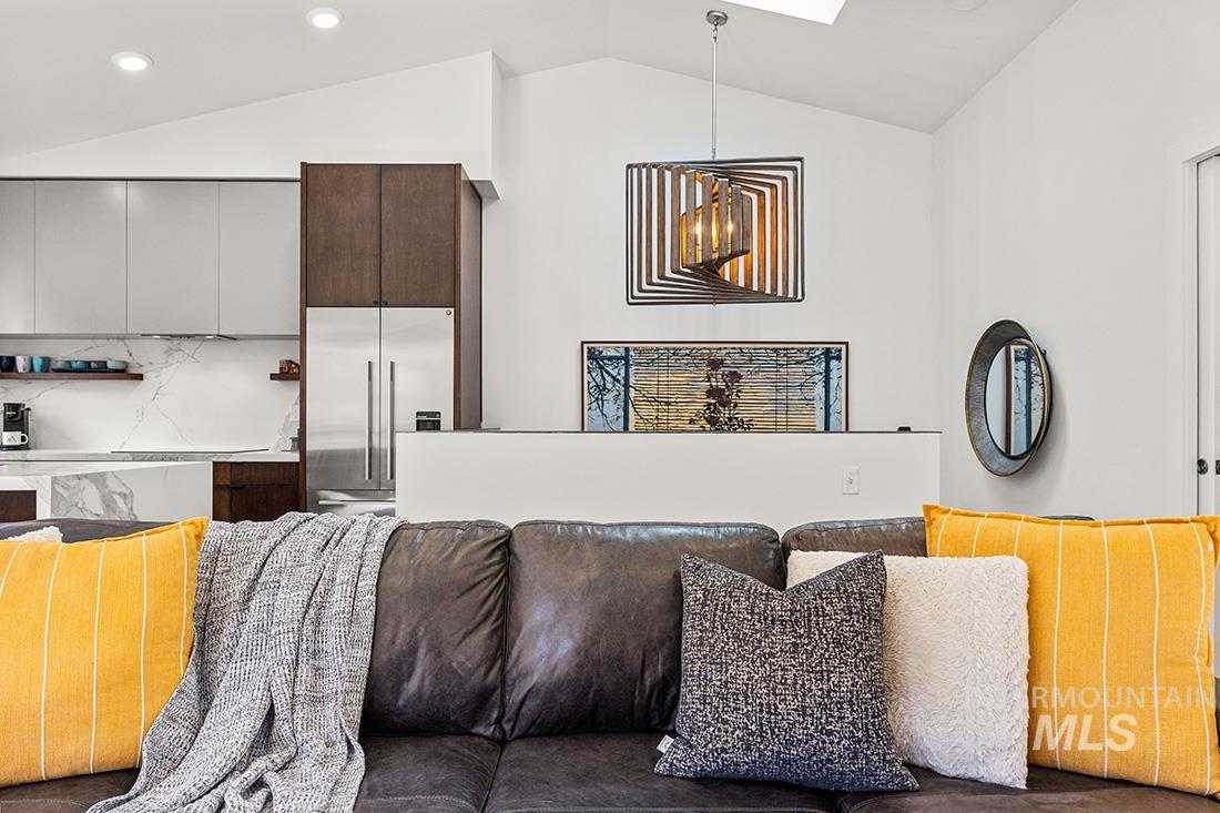 611 S 8th St, Boise, Idaho 83702, 2 Bedrooms, 2.5 Bathrooms, Residential For Sale, Price $850,000, 98967651