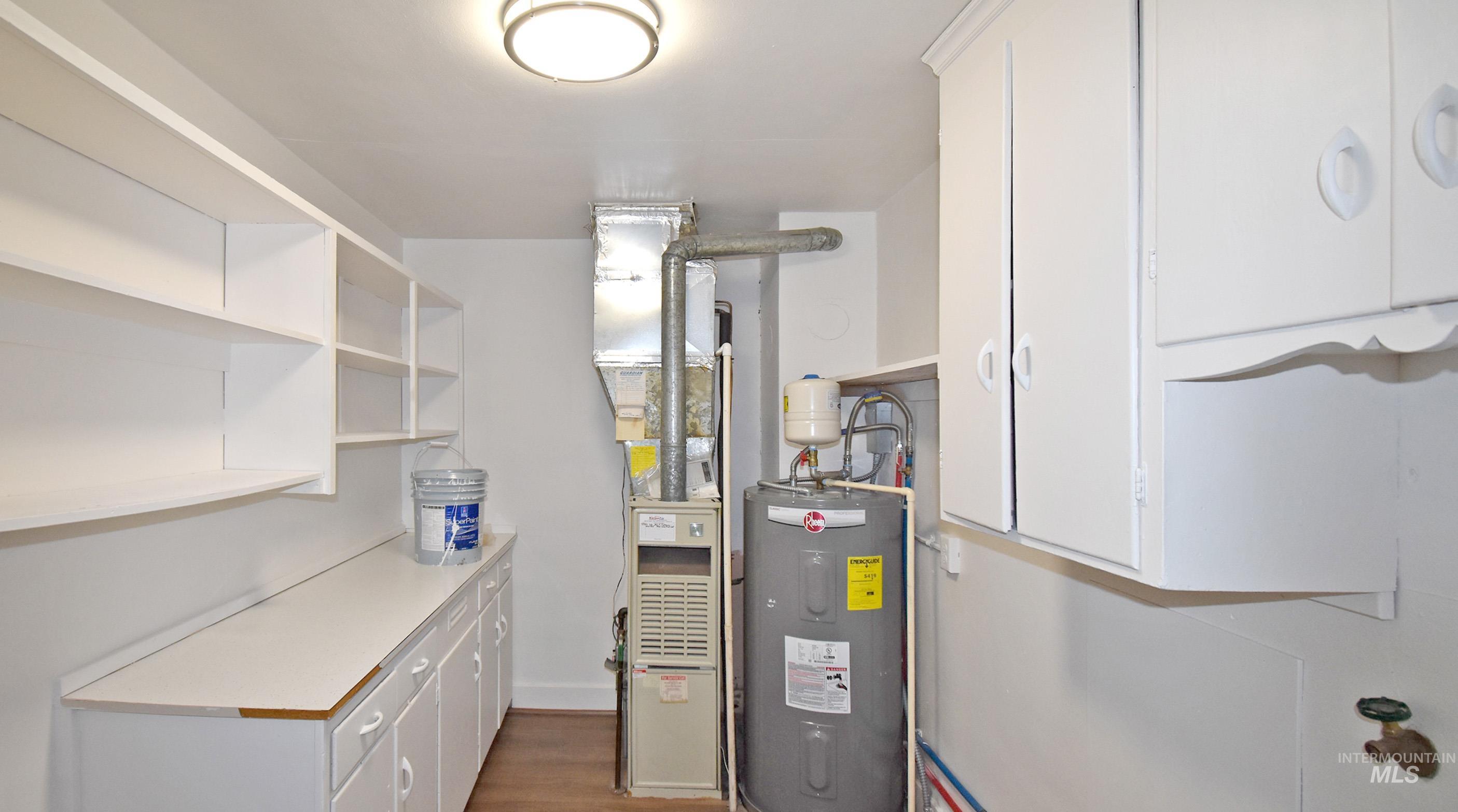 713-715 4th Street, Clarkston, Washington 99403, 2 Bedrooms, 1 Bathroom, Residential Income For Sale, Price $335,000, 98967656