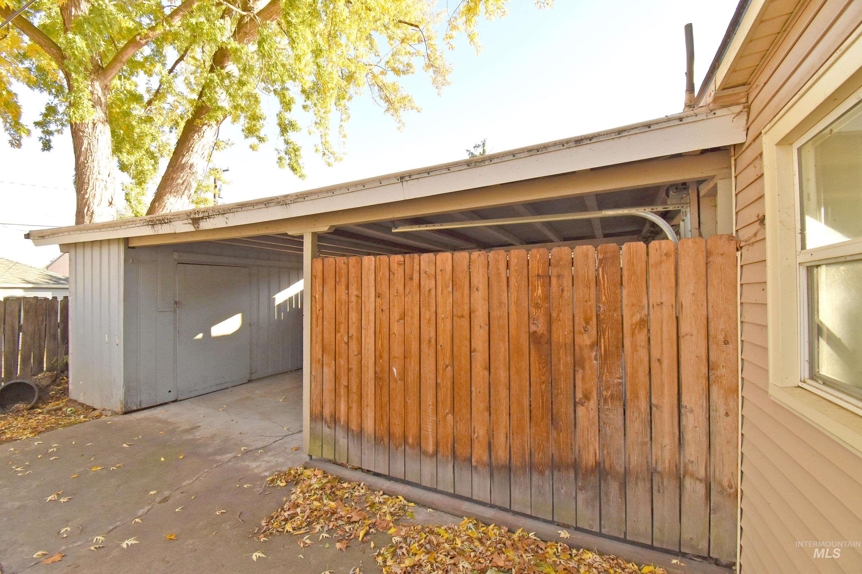 713-715 4th Street, Clarkston, Washington 99403, 2 Bedrooms, 1 Bathroom, Residential Income For Sale, Price $335,000, 98967656