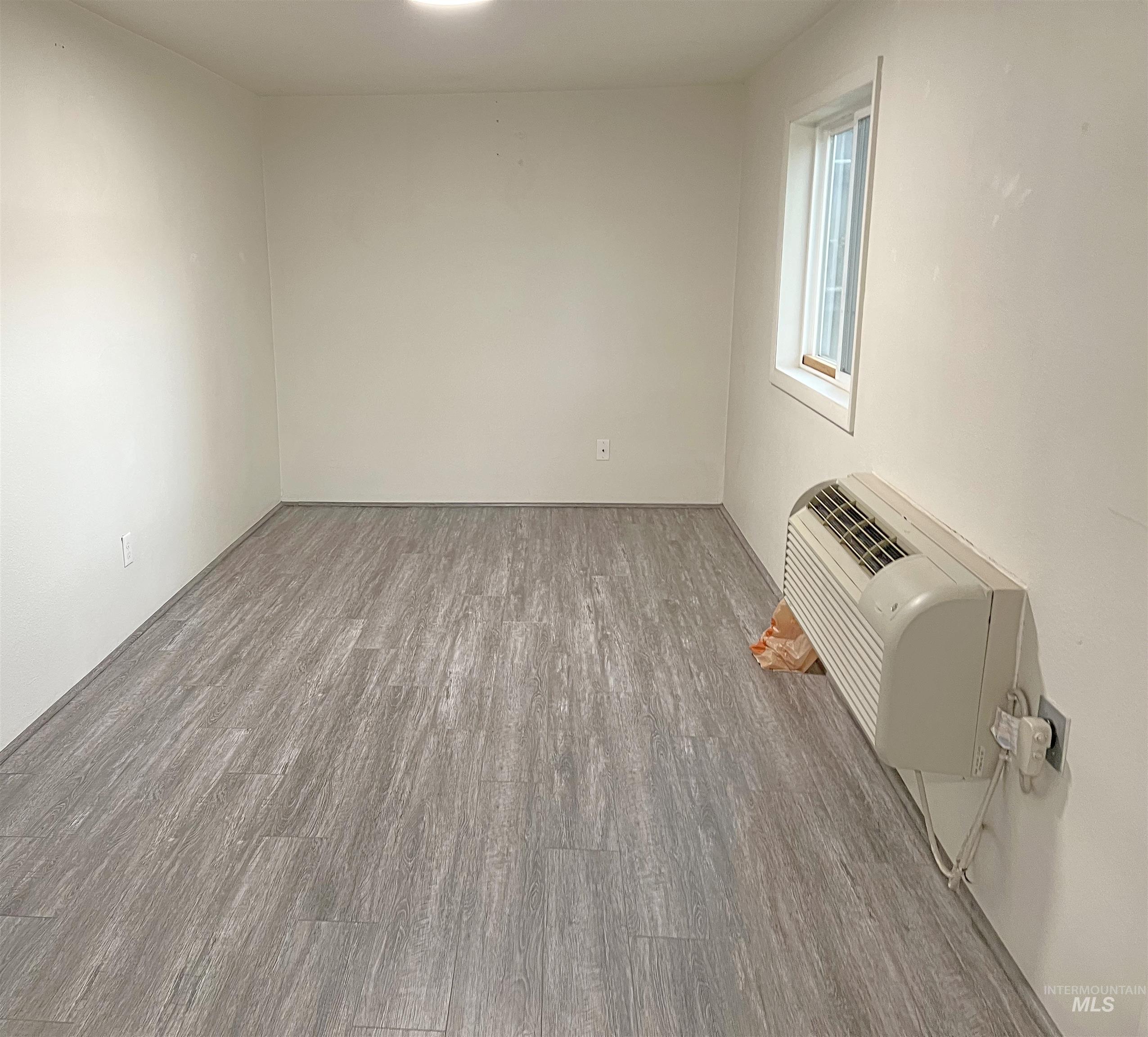 713-715 4th Street, Clarkston, Washington 99403, 2 Bedrooms, 1 Bathroom, Residential Income For Sale, Price $335,000, 98967656