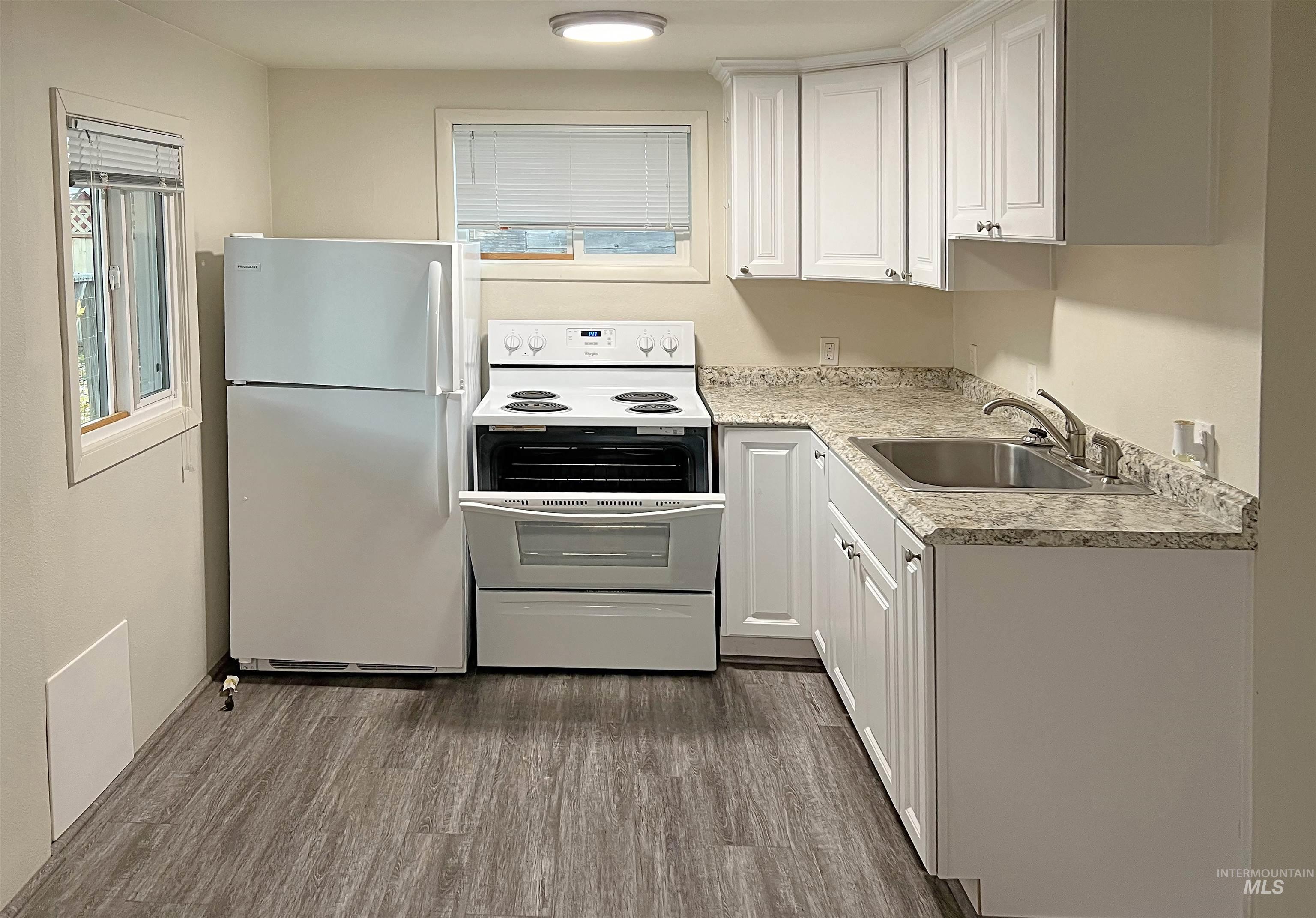 713-715 4th Street, Clarkston, Washington 99403, 2 Bedrooms, 1 Bathroom, Residential Income For Sale, Price $335,000, 98967656