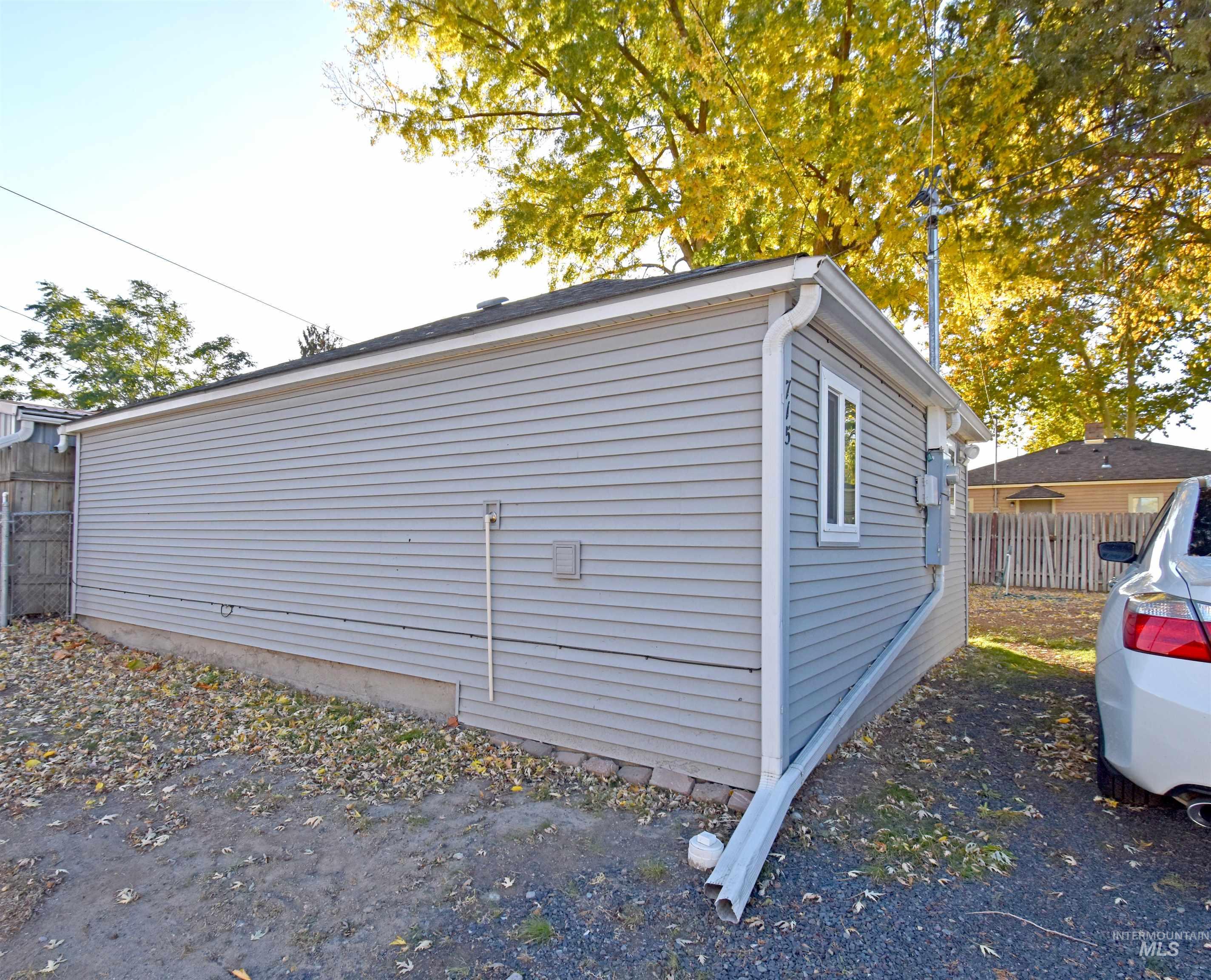 713-715 4th Street, Clarkston, Washington 99403, 2 Bedrooms, 1 Bathroom, Residential Income For Sale, Price $335,000, 98967656