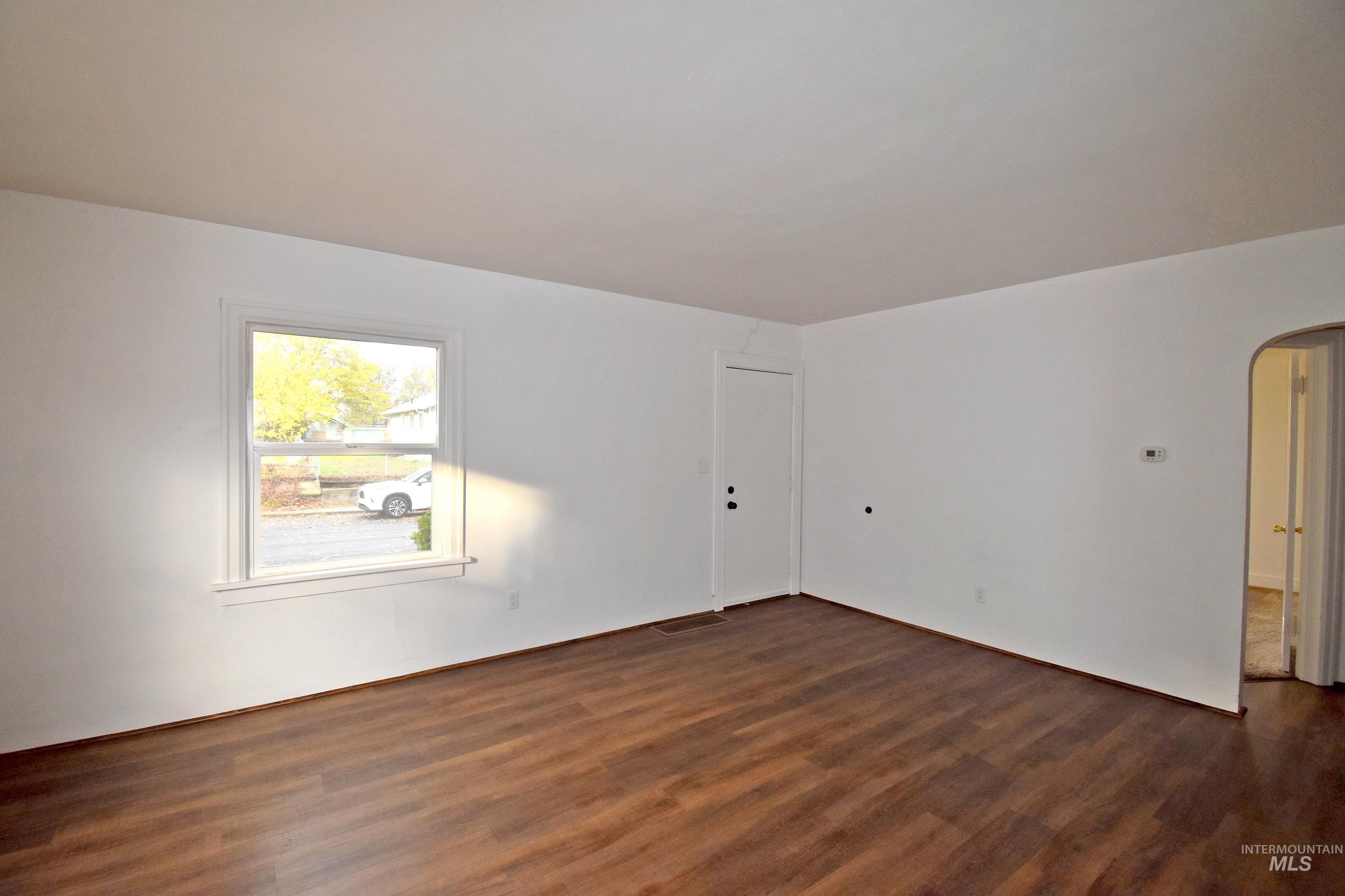 713-715 4th Street, Clarkston, Washington 99403, 2 Bedrooms, 1 Bathroom, Residential Income For Sale, Price $335,000, 98967656