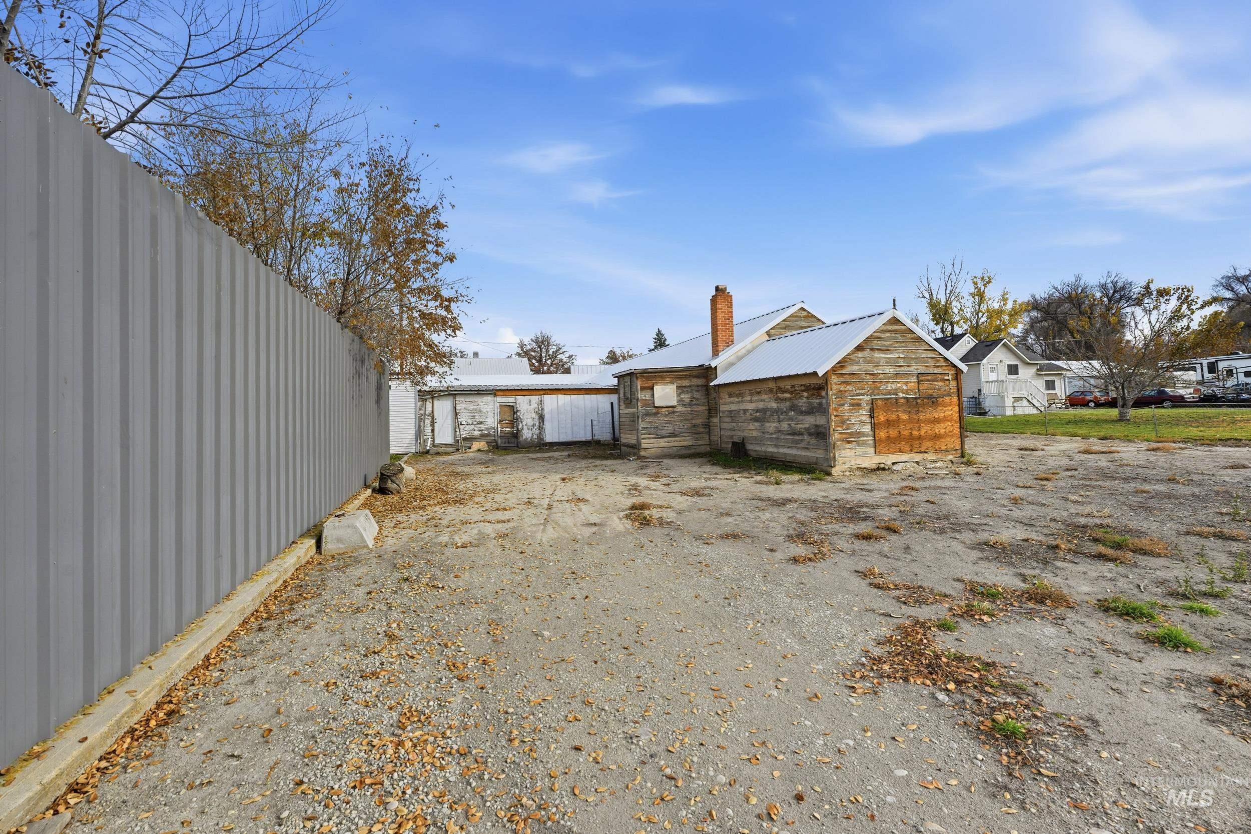 106 N 5th St, Parma, Idaho 83660, 1 Bedroom, Business/Commercial For Sale, Price $240,000, 98967658