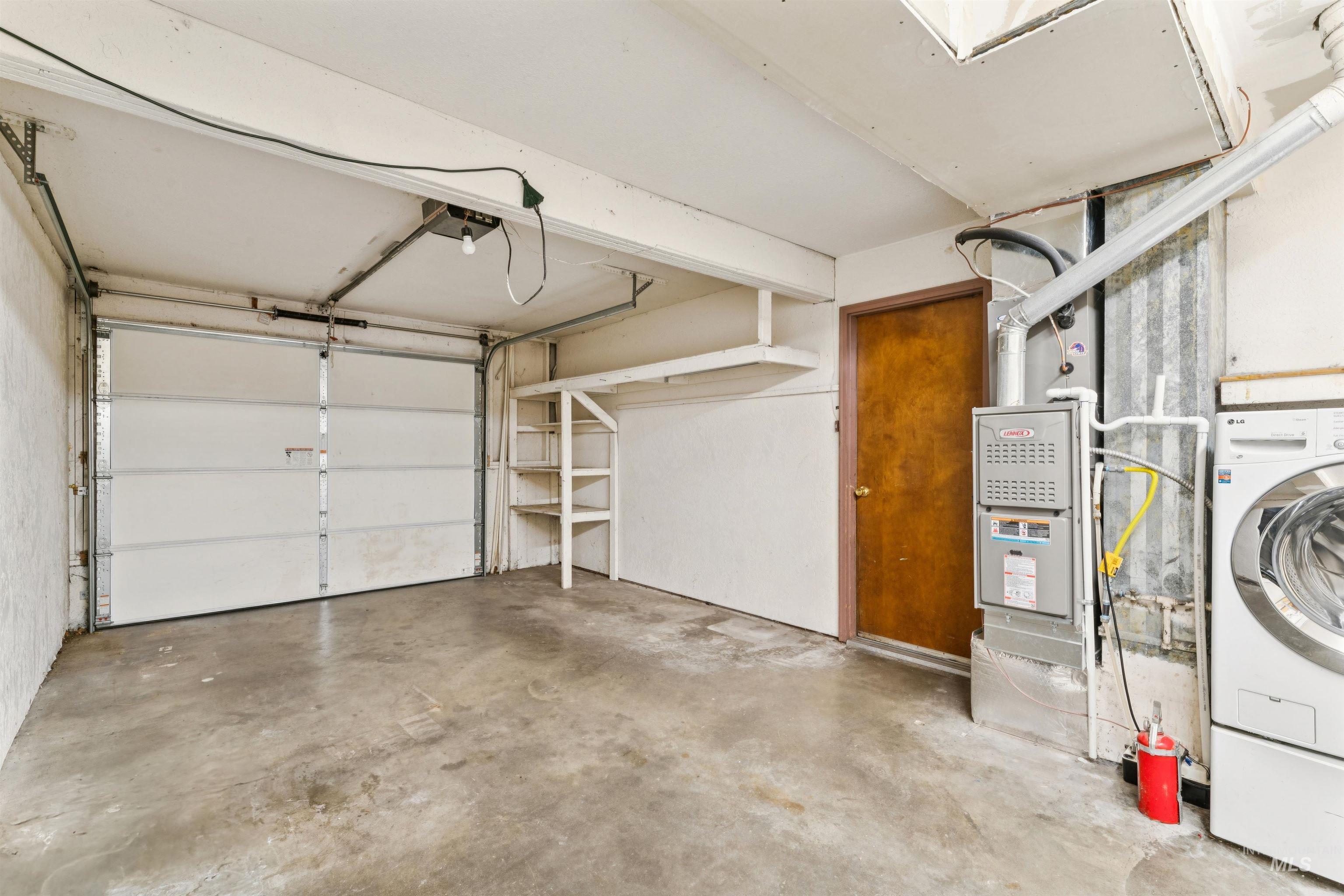 Garage with washer / dryer