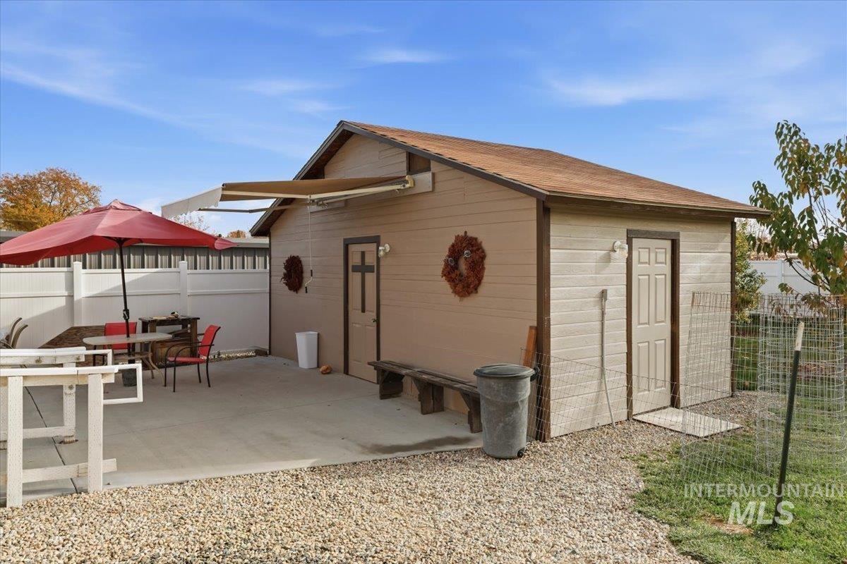 View of outbuilding, has power