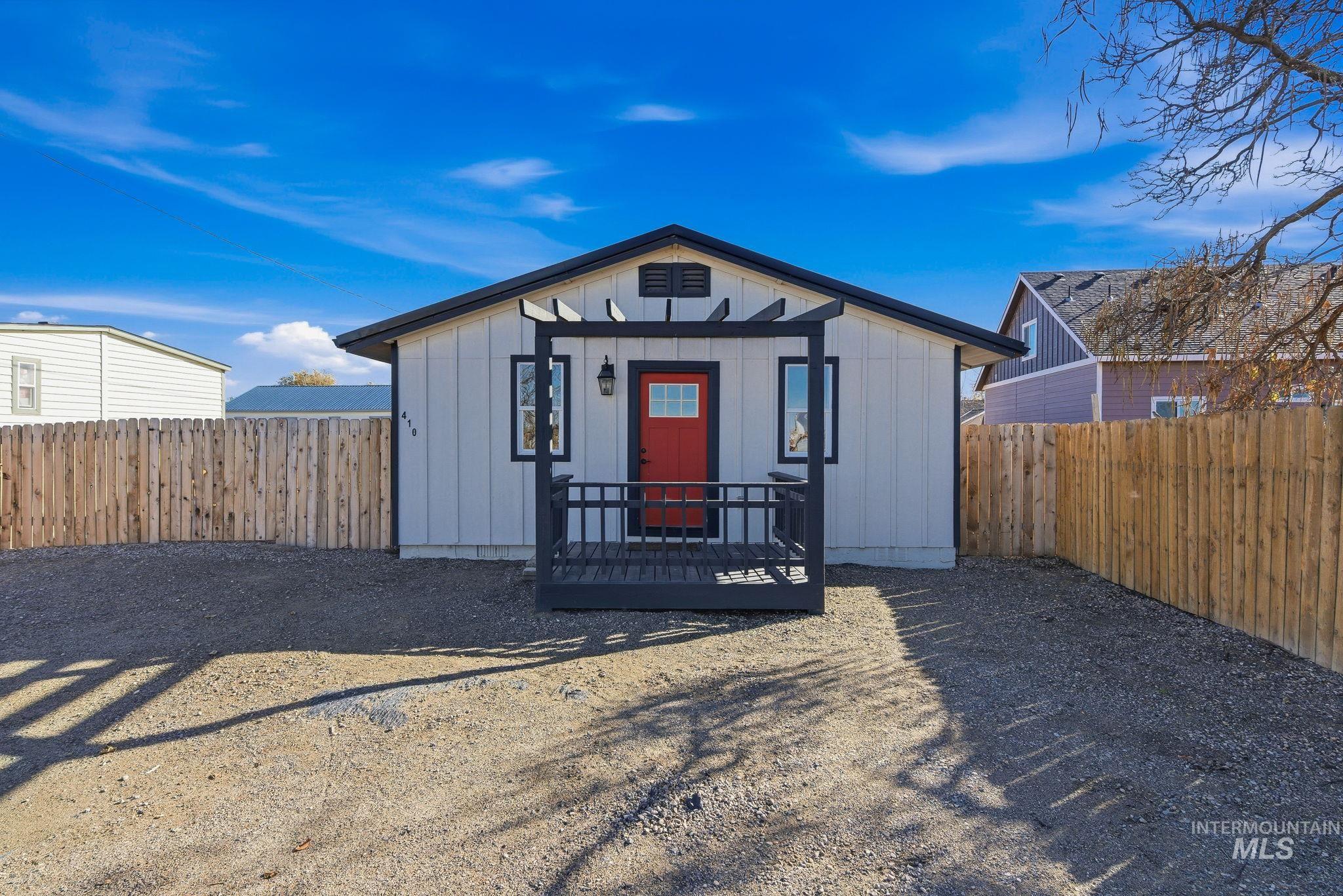 410 S Roswell Blvd, Parma, Idaho 83660, 3 Bedrooms, 1.5 Bathrooms, Residential For Sale, Price $295,000, 98967683