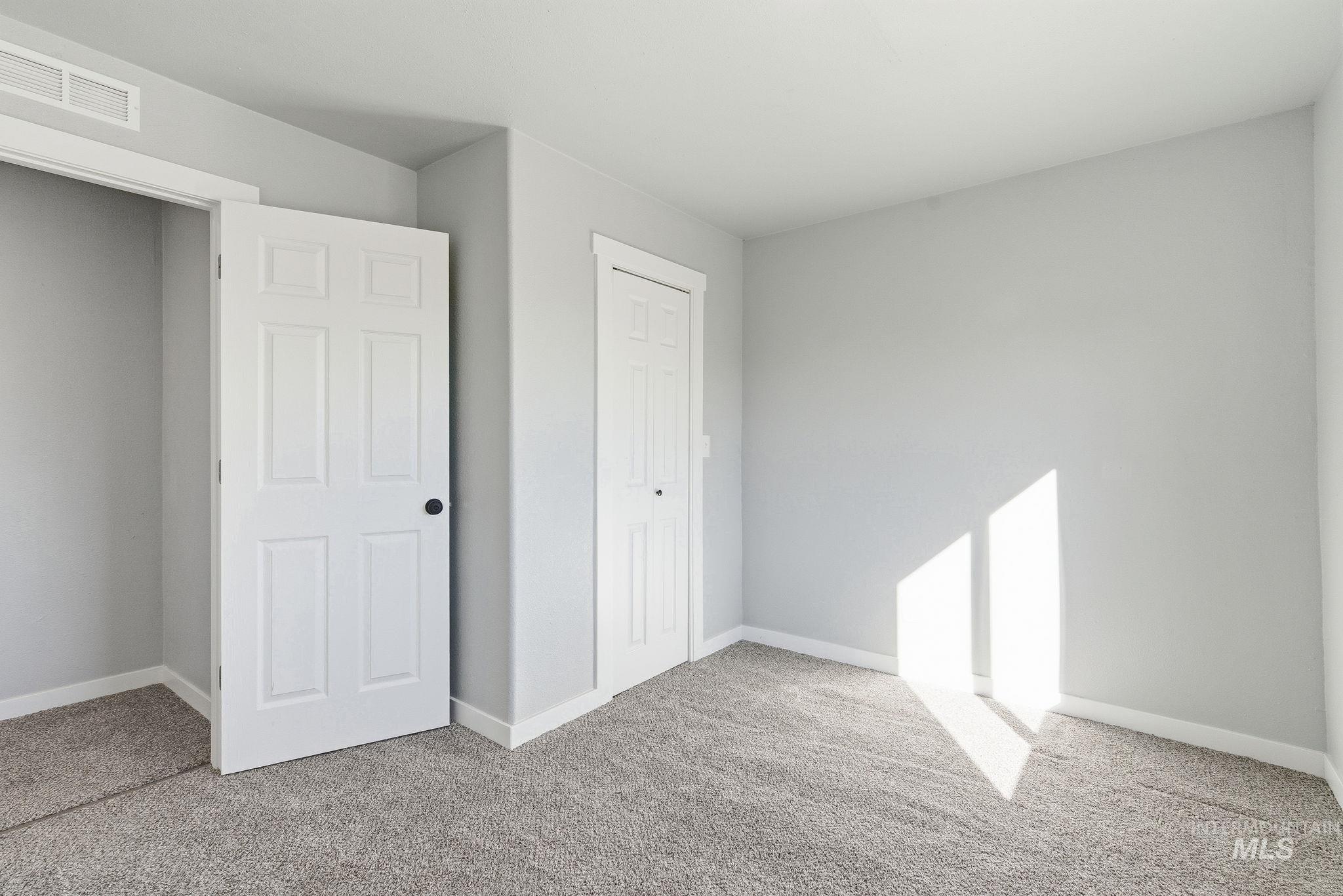 410 S Roswell Blvd, Parma, Idaho 83660, 3 Bedrooms, 1.5 Bathrooms, Residential For Sale, Price $295,000, 98967683