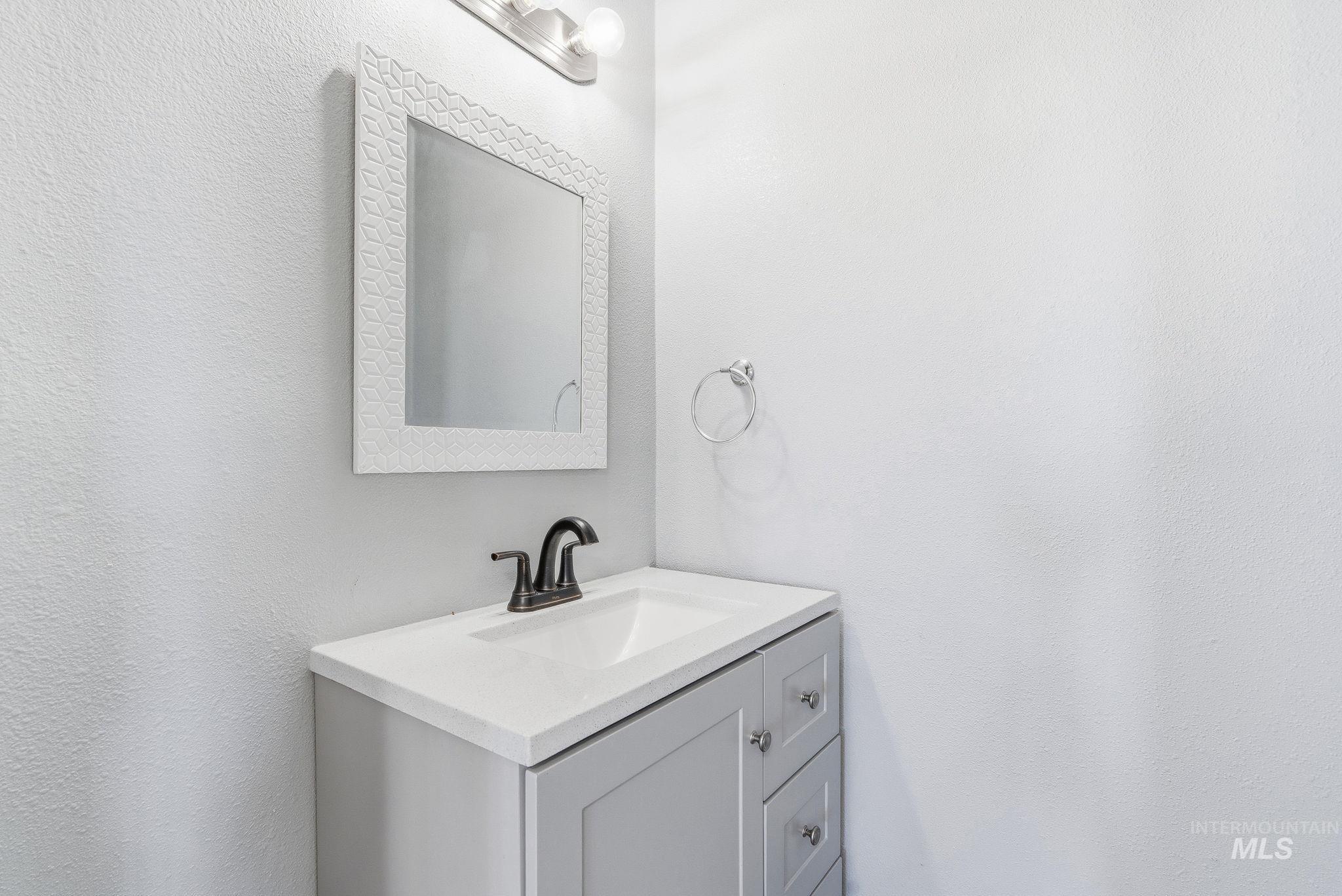 410 S Roswell Blvd, Parma, Idaho 83660, 3 Bedrooms, 1.5 Bathrooms, Residential For Sale, Price $295,000, 98967683