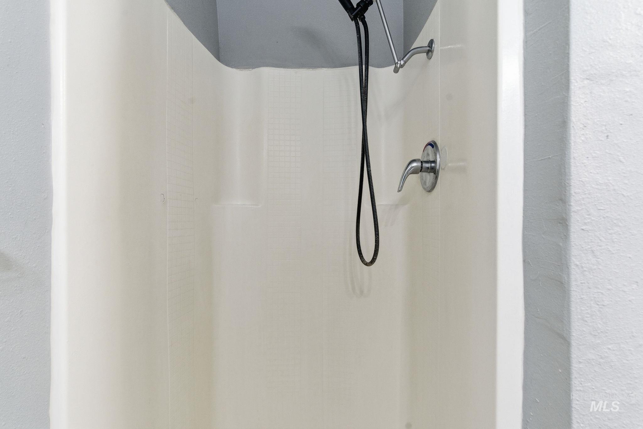 410 S Roswell Blvd, Parma, Idaho 83660, 3 Bedrooms, 1.5 Bathrooms, Residential For Sale, Price $295,000, 98967683